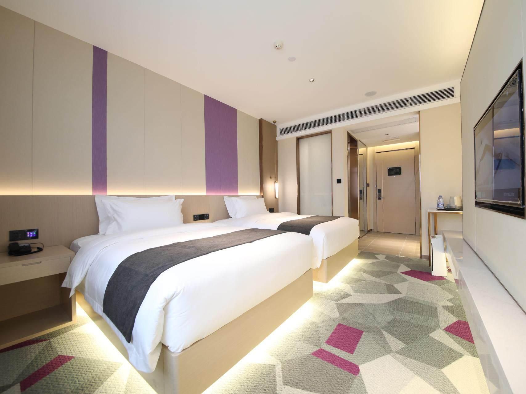 WH - Deluxe Room Twin