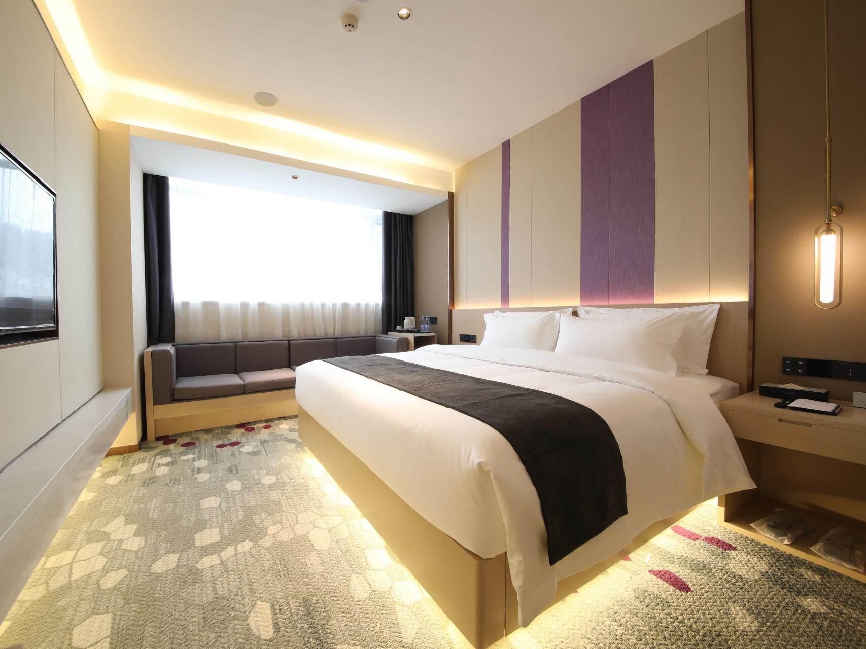 Business King Room