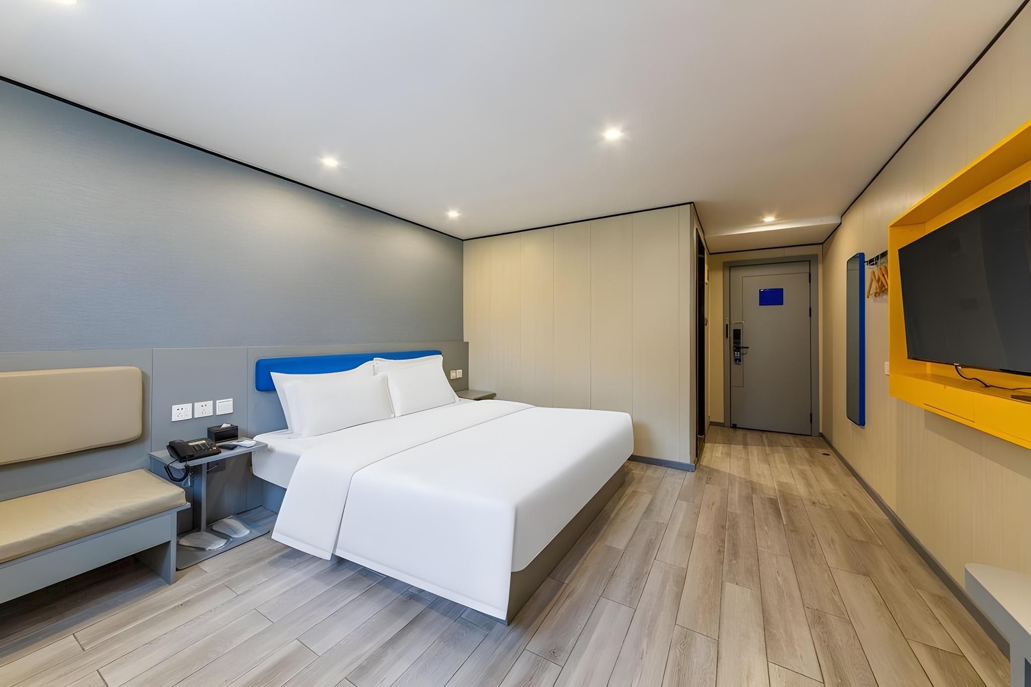 Economy Room
