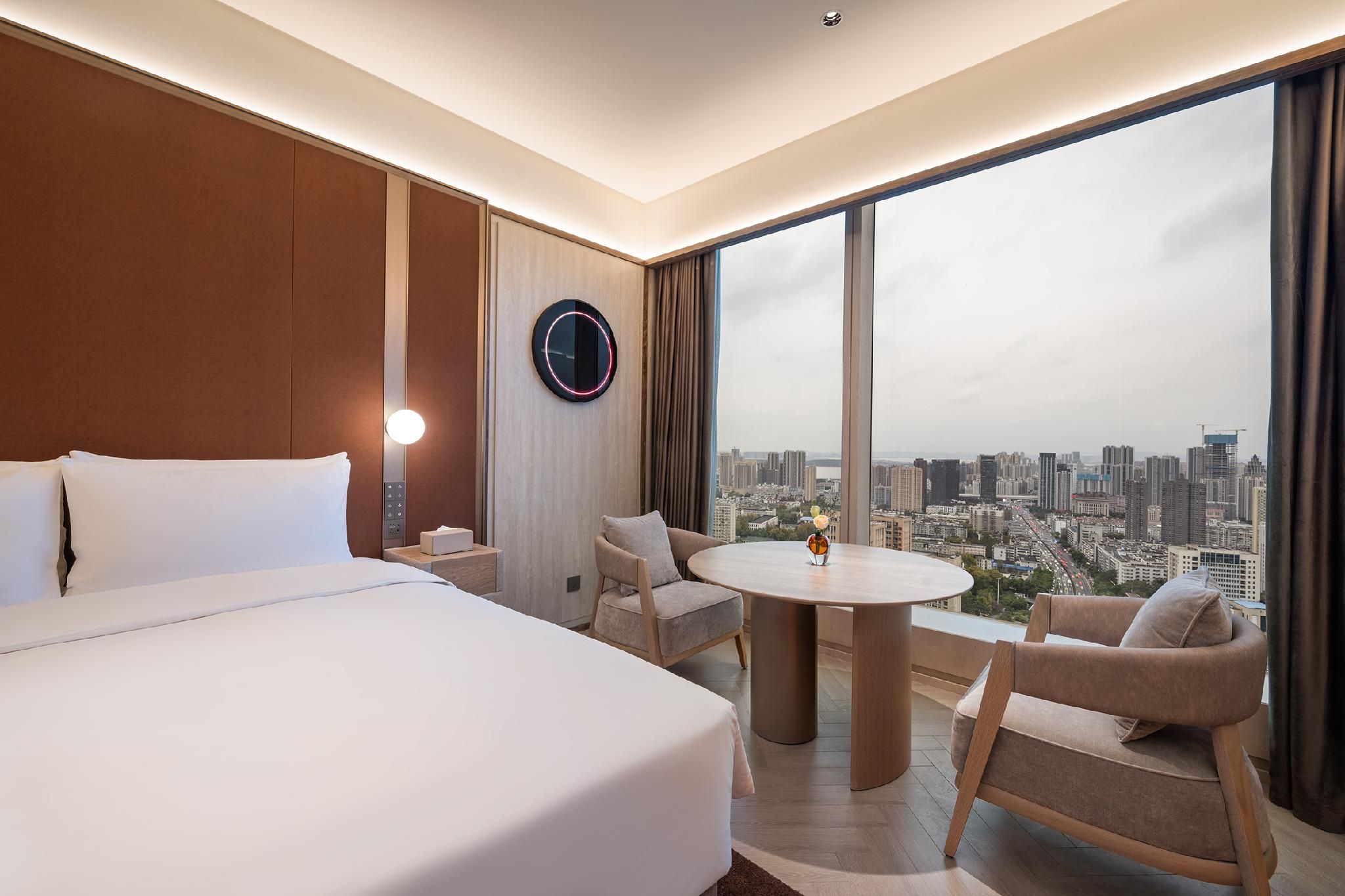 Superior City View King Room
