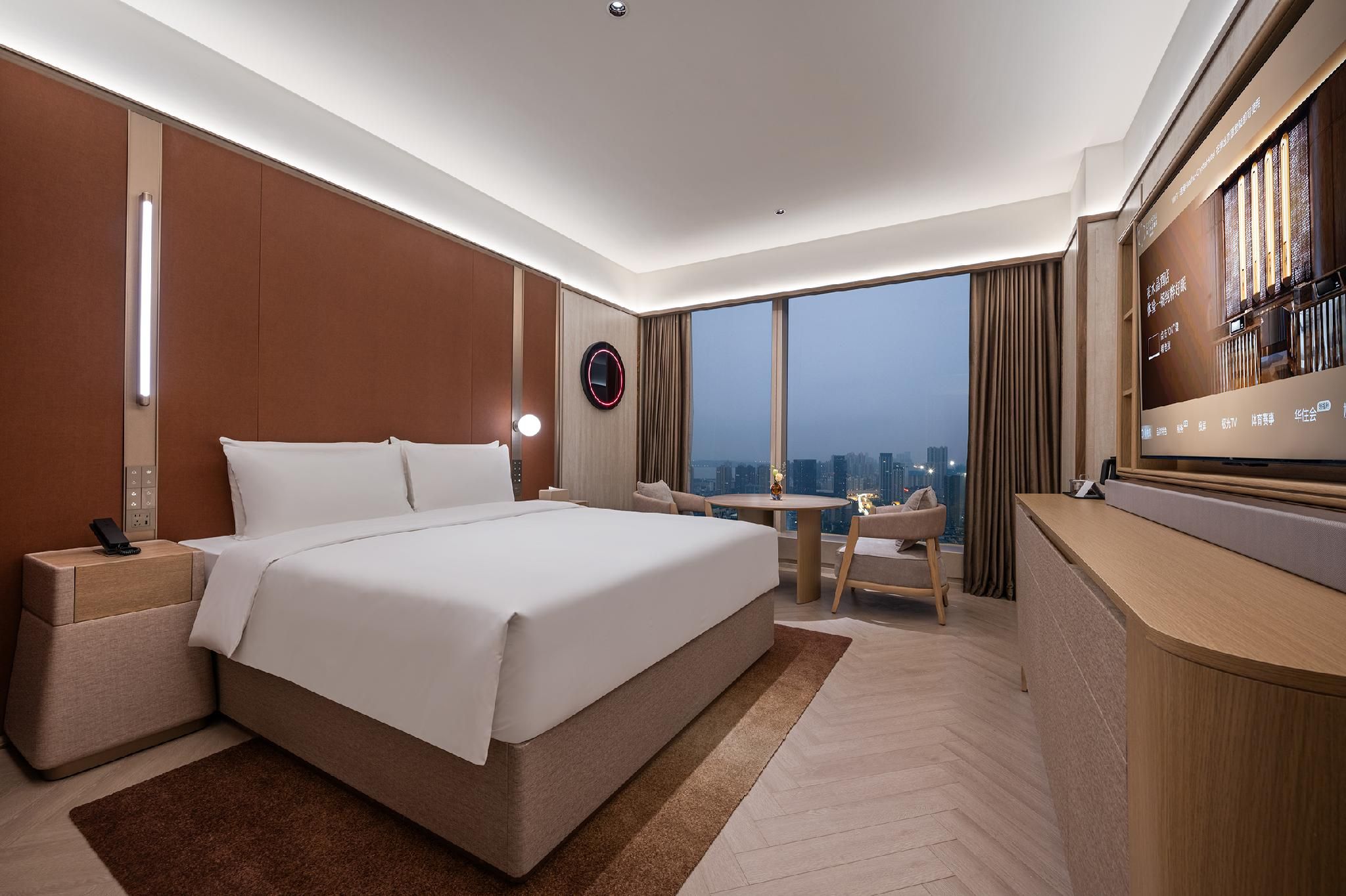 Superior City View King Room