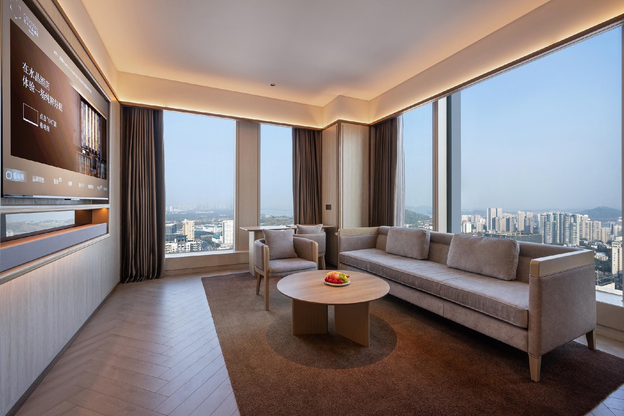 Executive Suite with Lake View