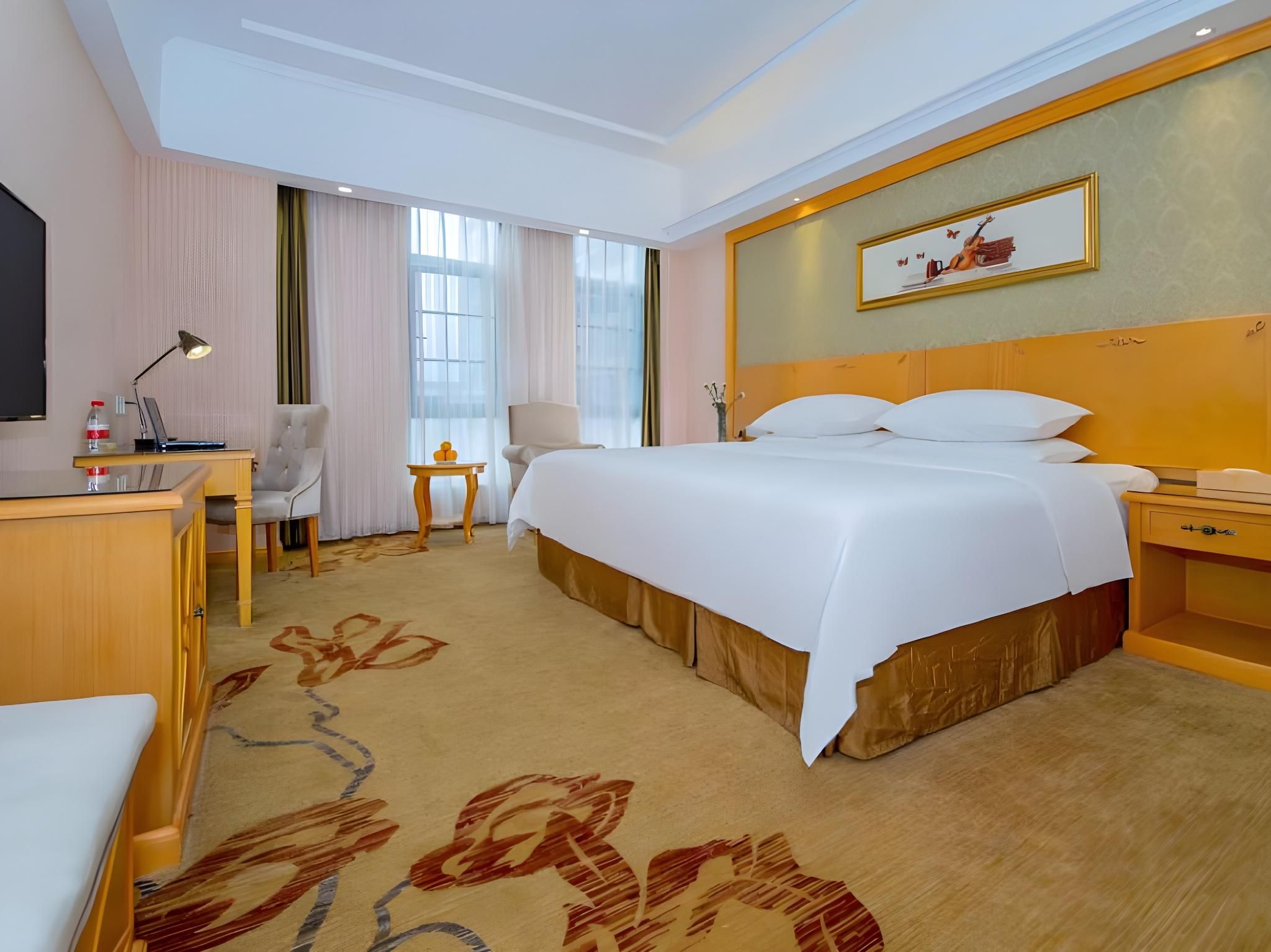 Deluxe Queen Room