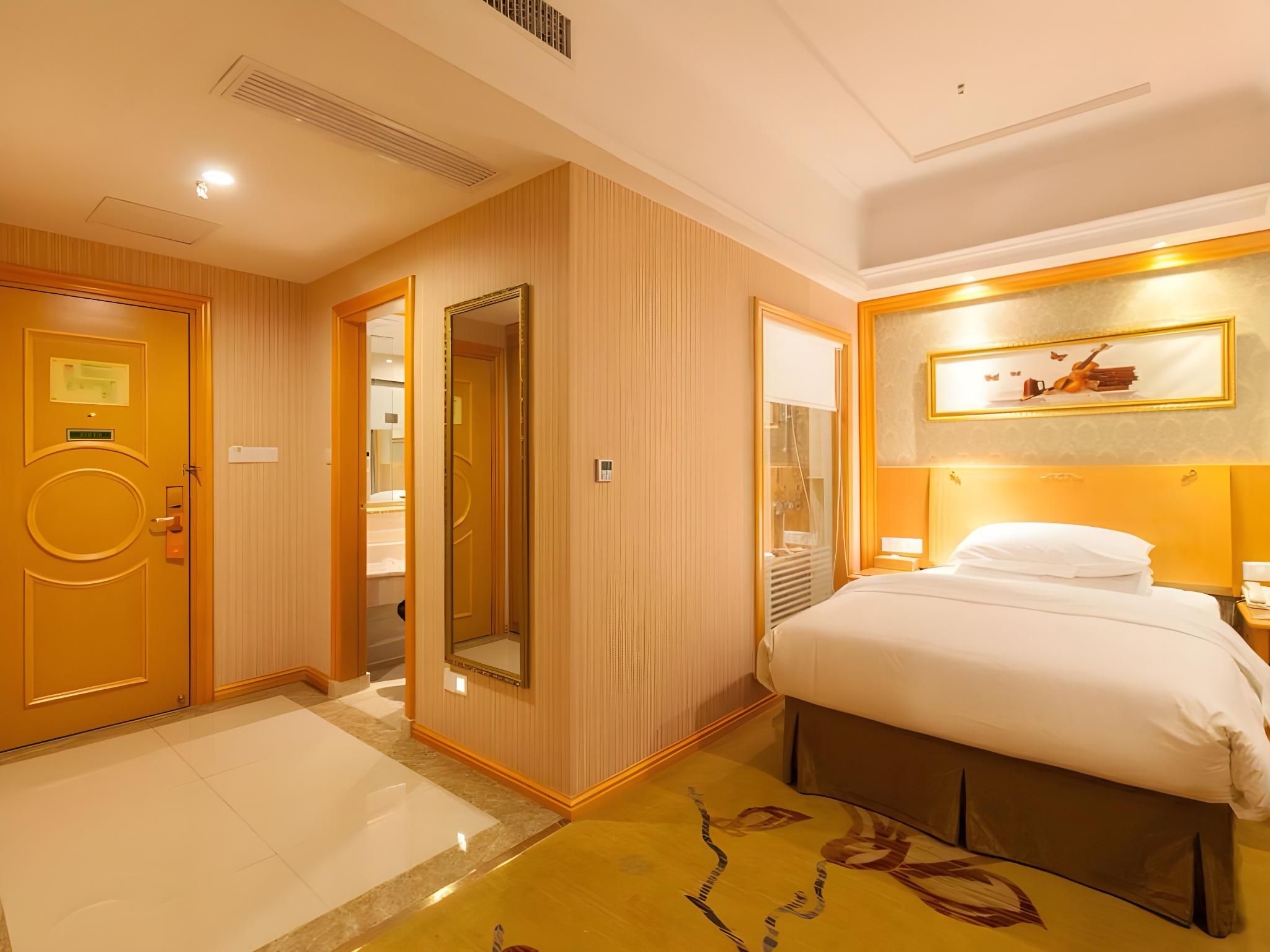 Standard - Queen Room