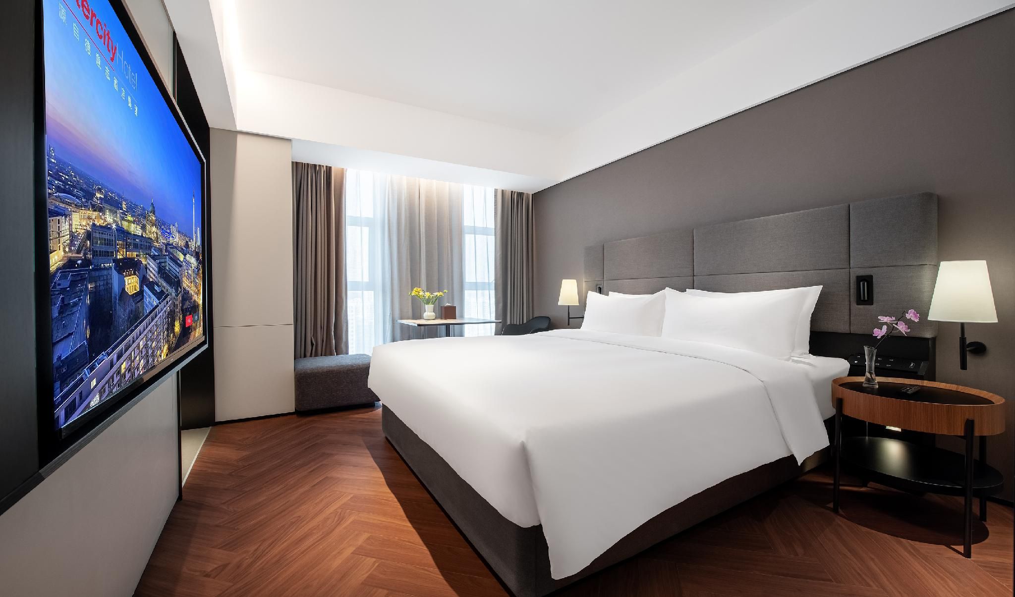 Intercity Queen Room