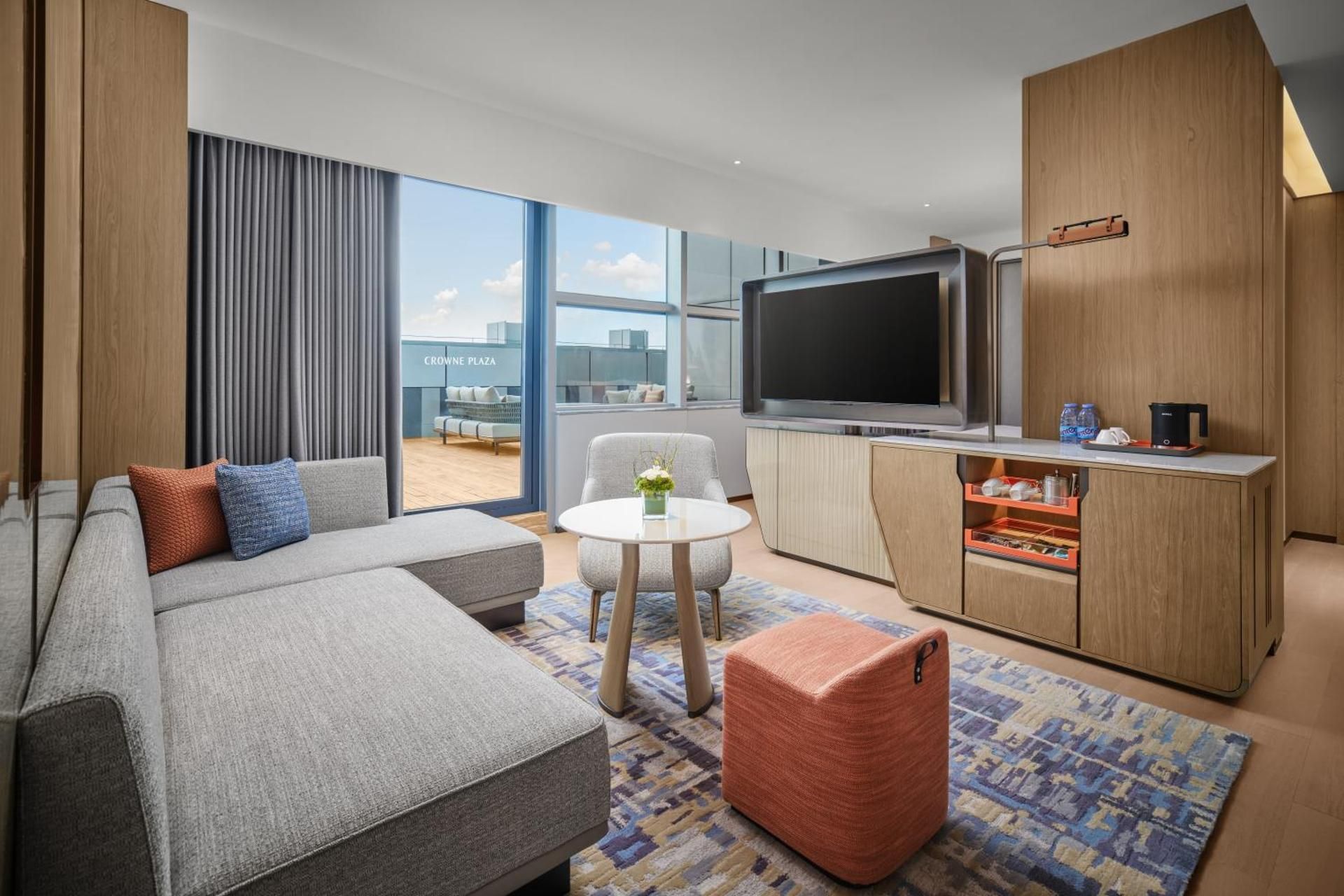 Premium King Room with Lounge Access and Balcony