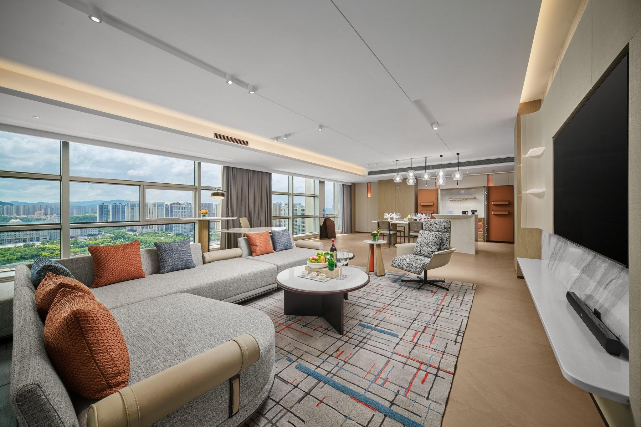 1 King Suite Balcony