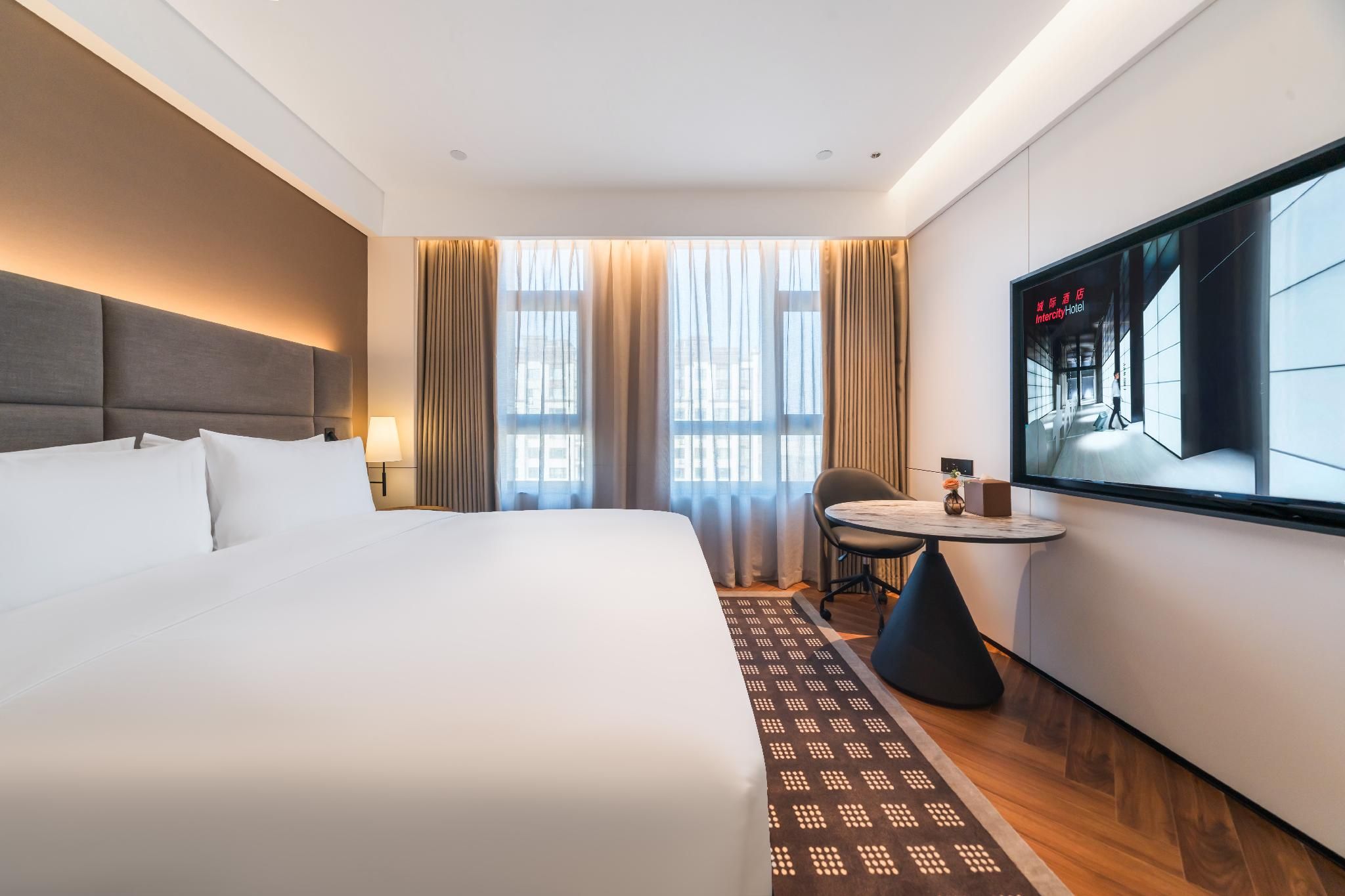 Intercity Queen Room