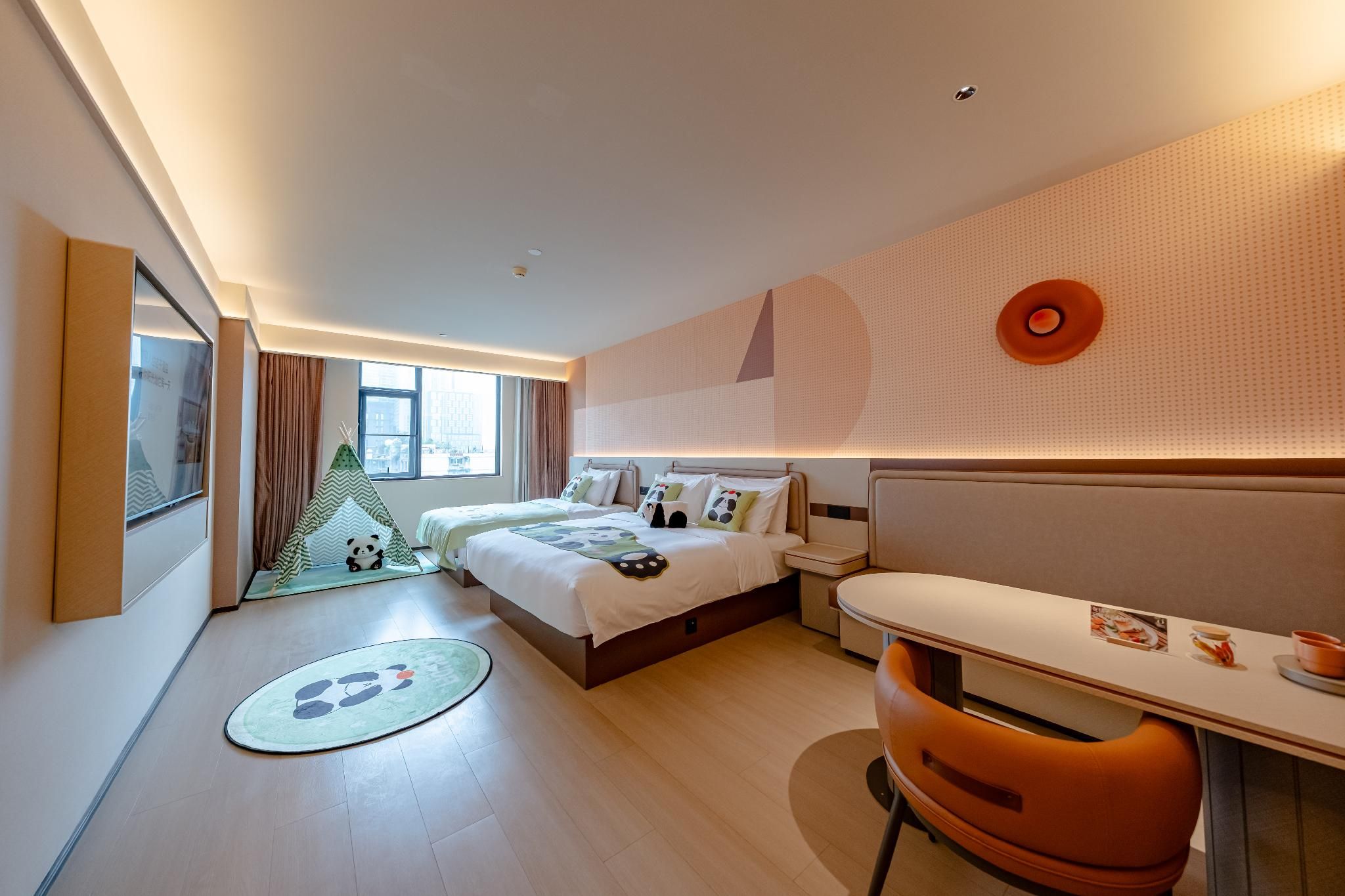 Huazhu - Family Room