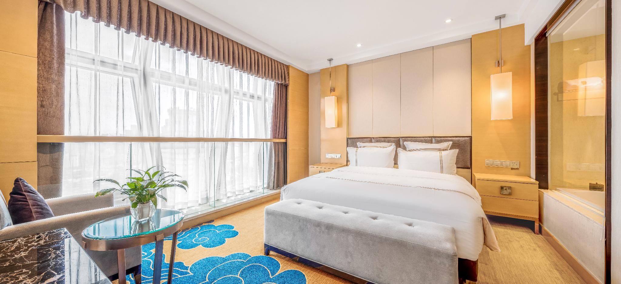 Executive Queen Room