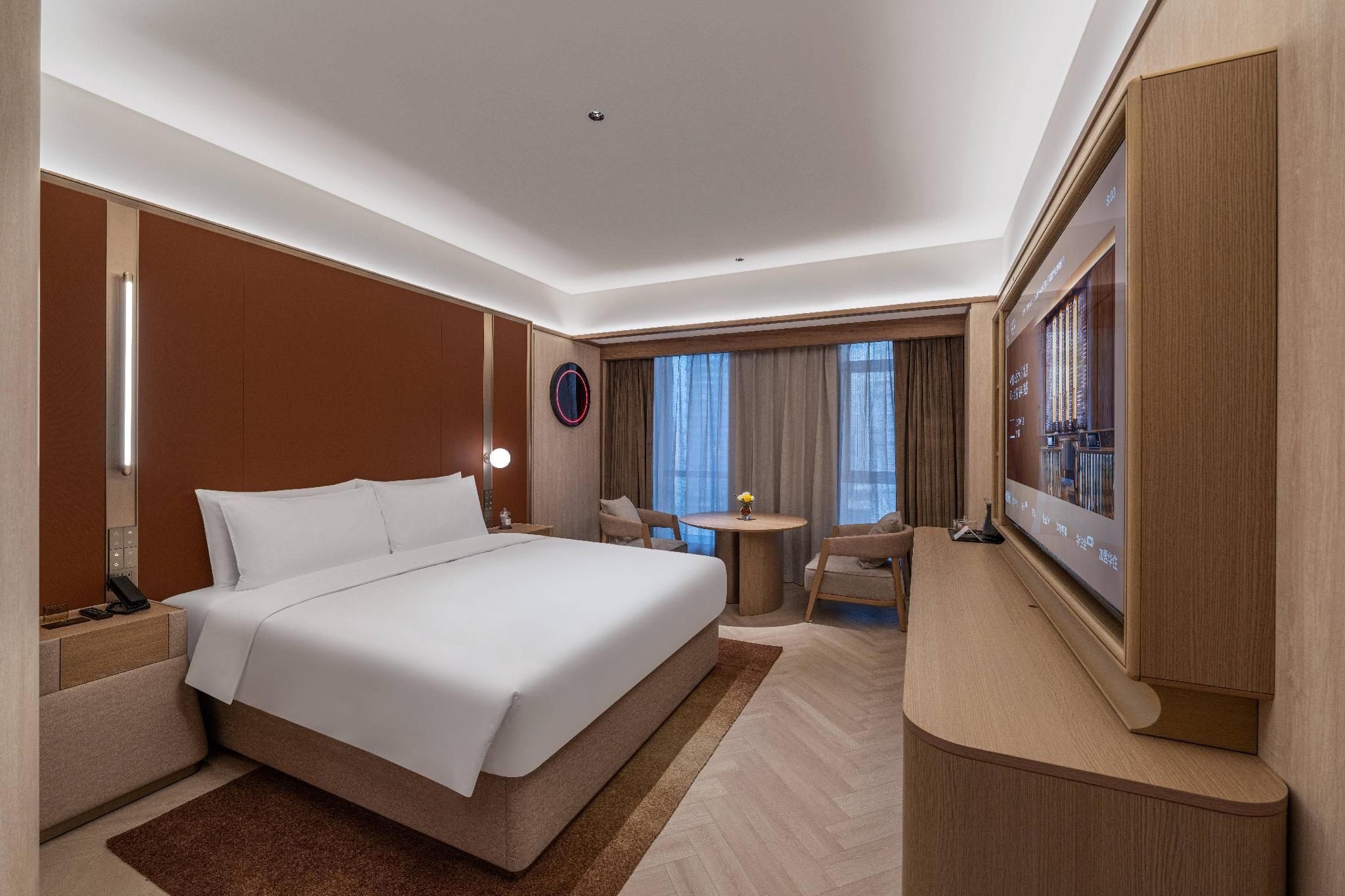 Deluxe Room Queen