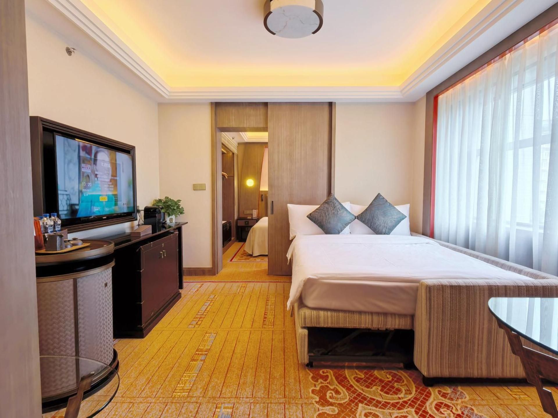 Tibetan Family Suite-Three people Tibetan Tea free experience