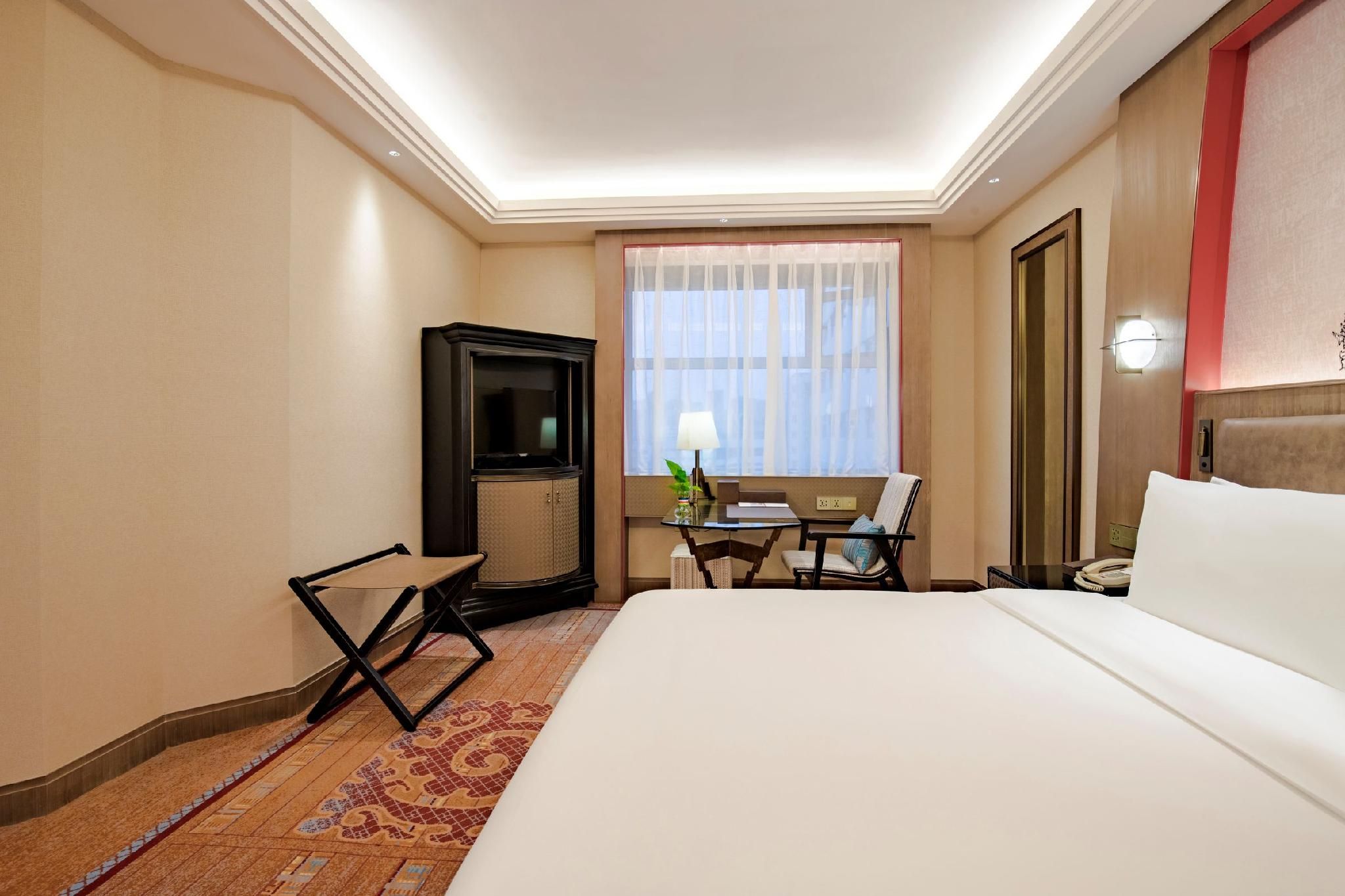 Superior Tibetan King Room