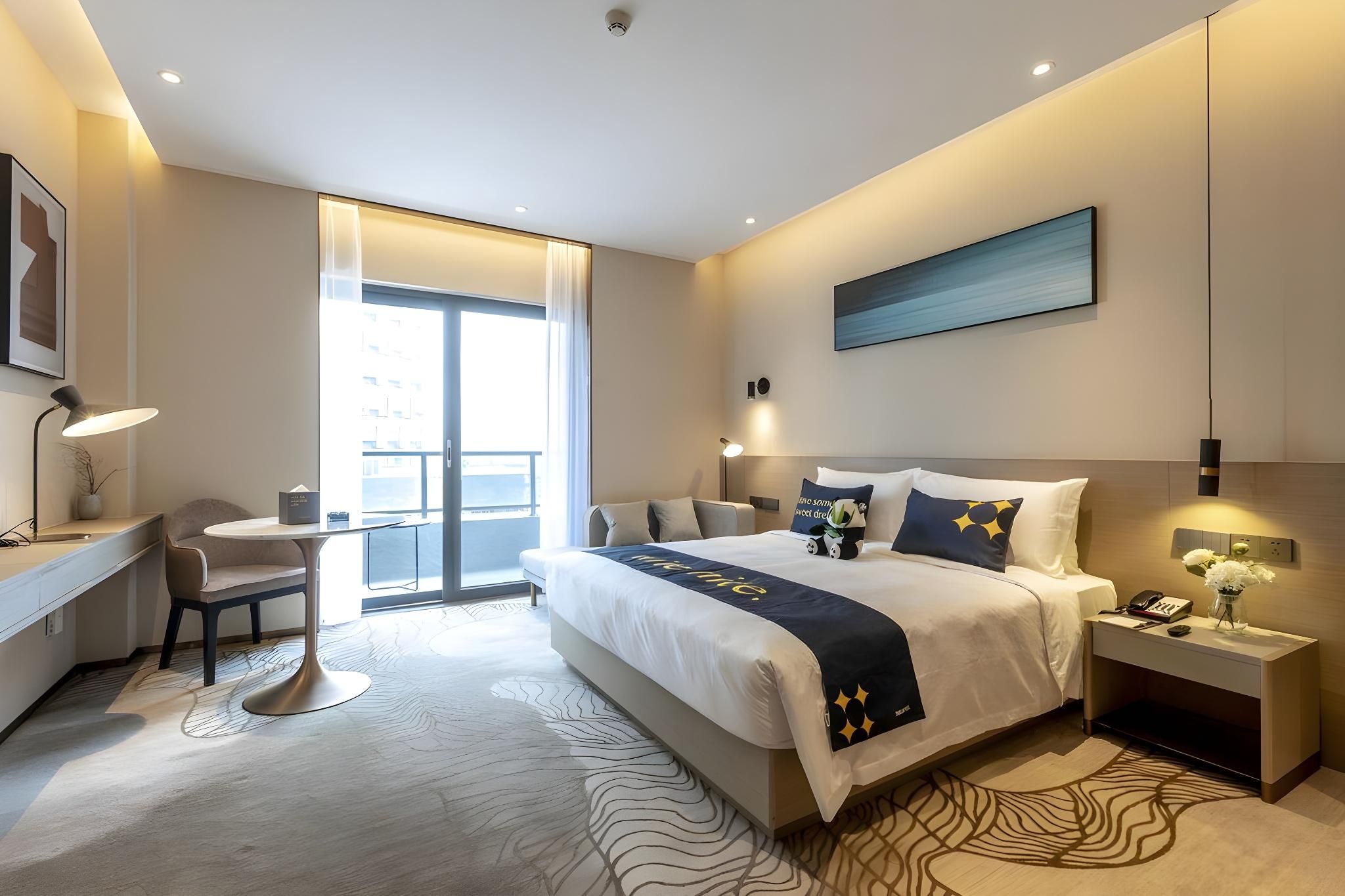 Deluxe Queen Room