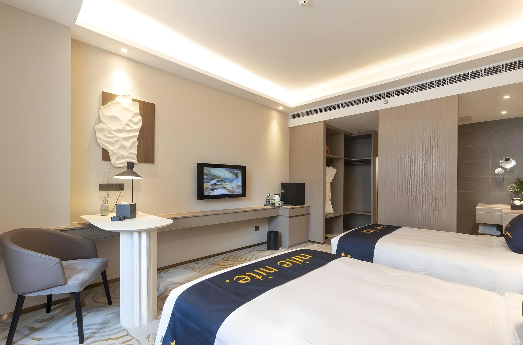 Cozy 2-bed Room