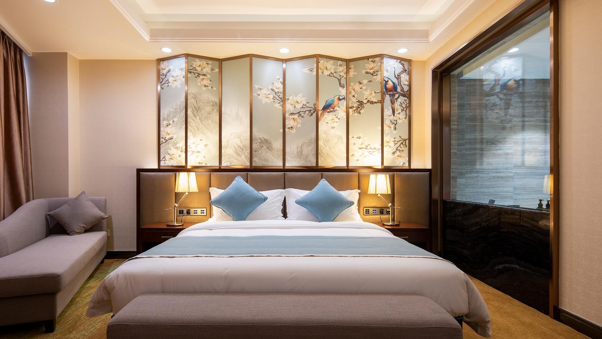 King Suite Room