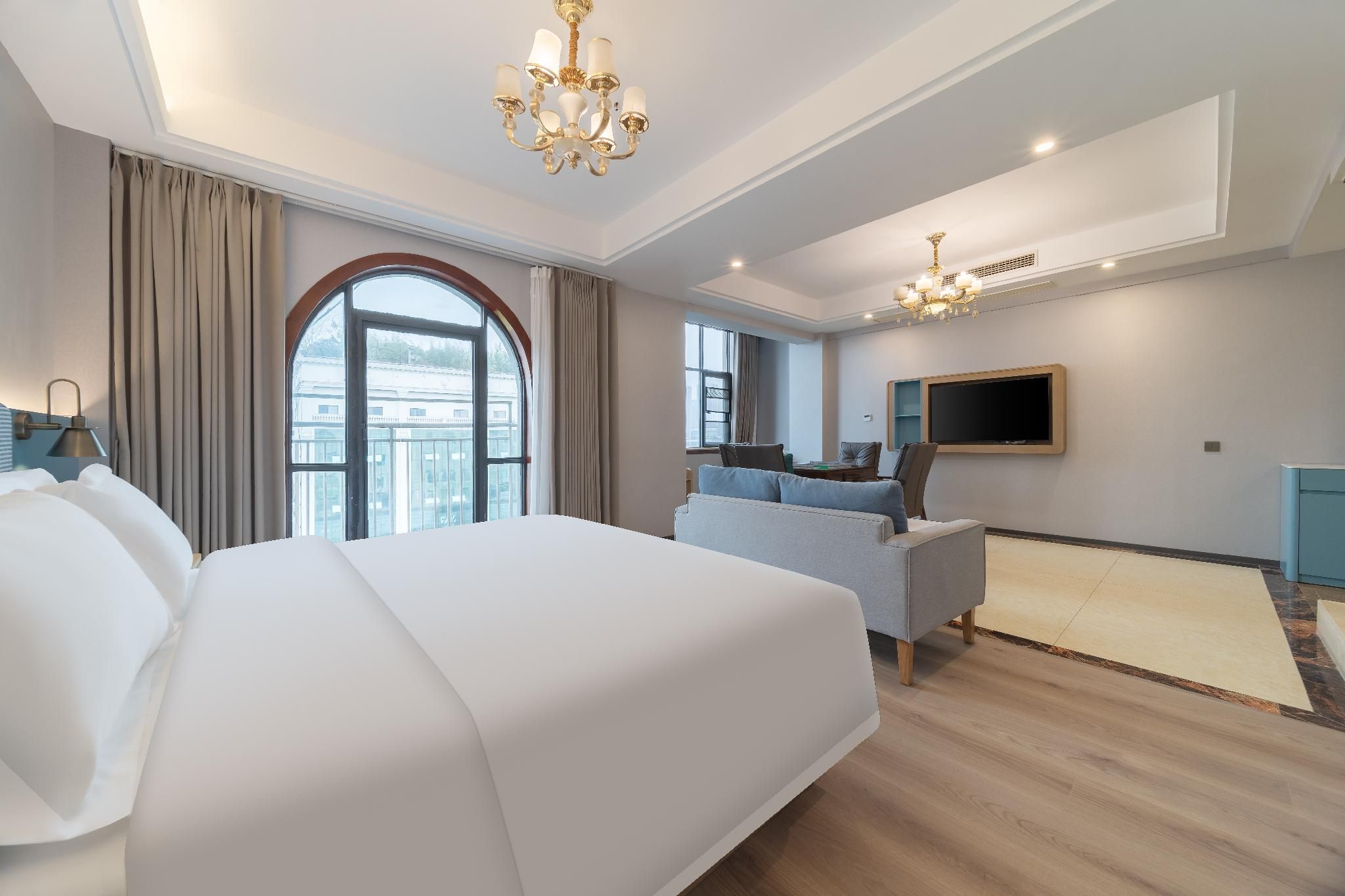 Elegant Leisure Suite