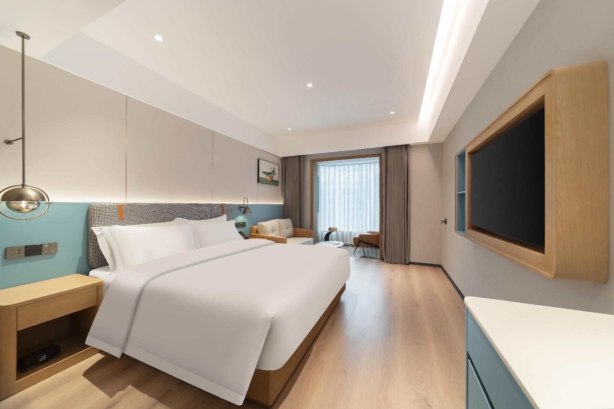 Panoramic Queen Room