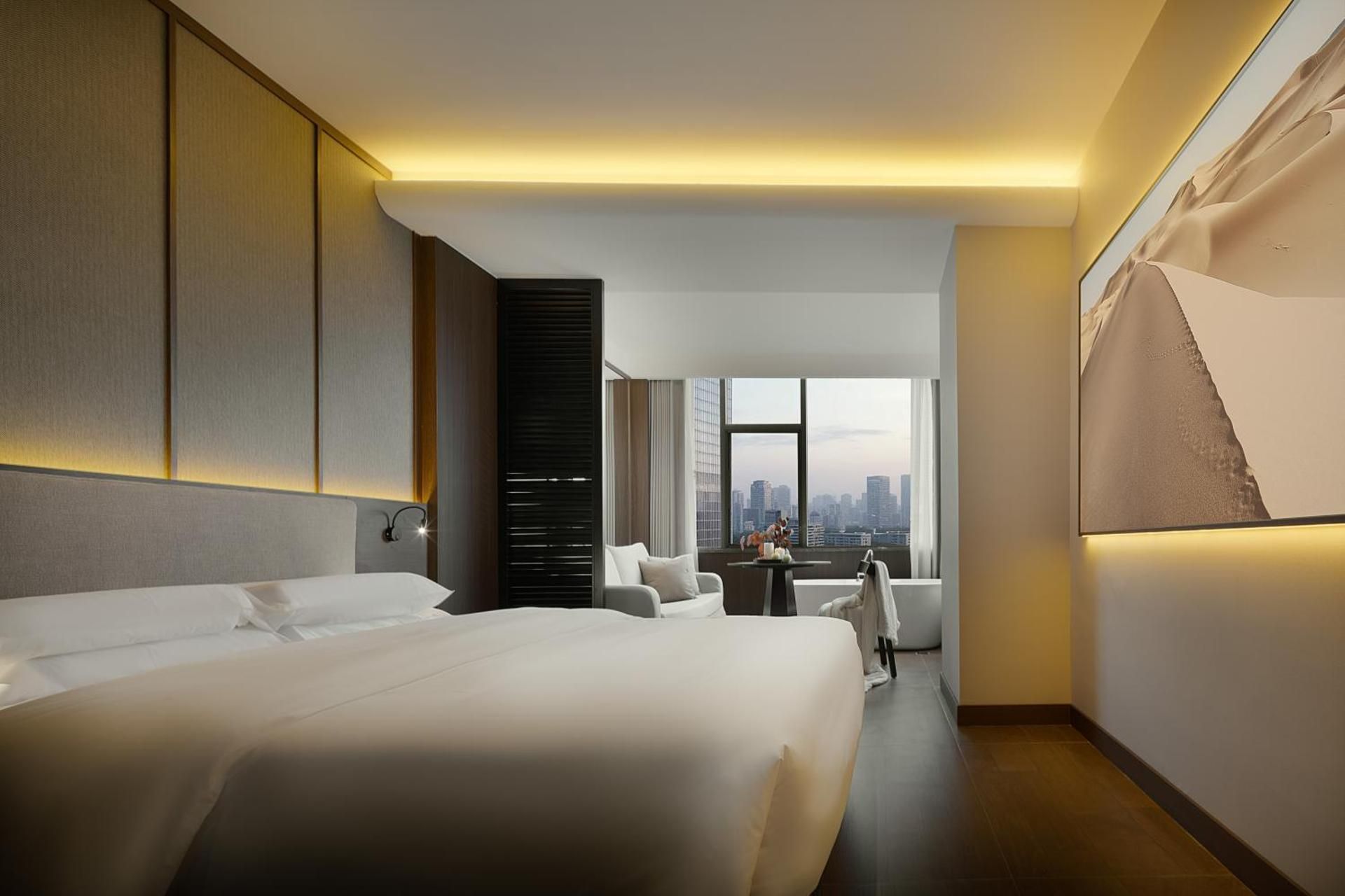 Queen Room with Spa Bath