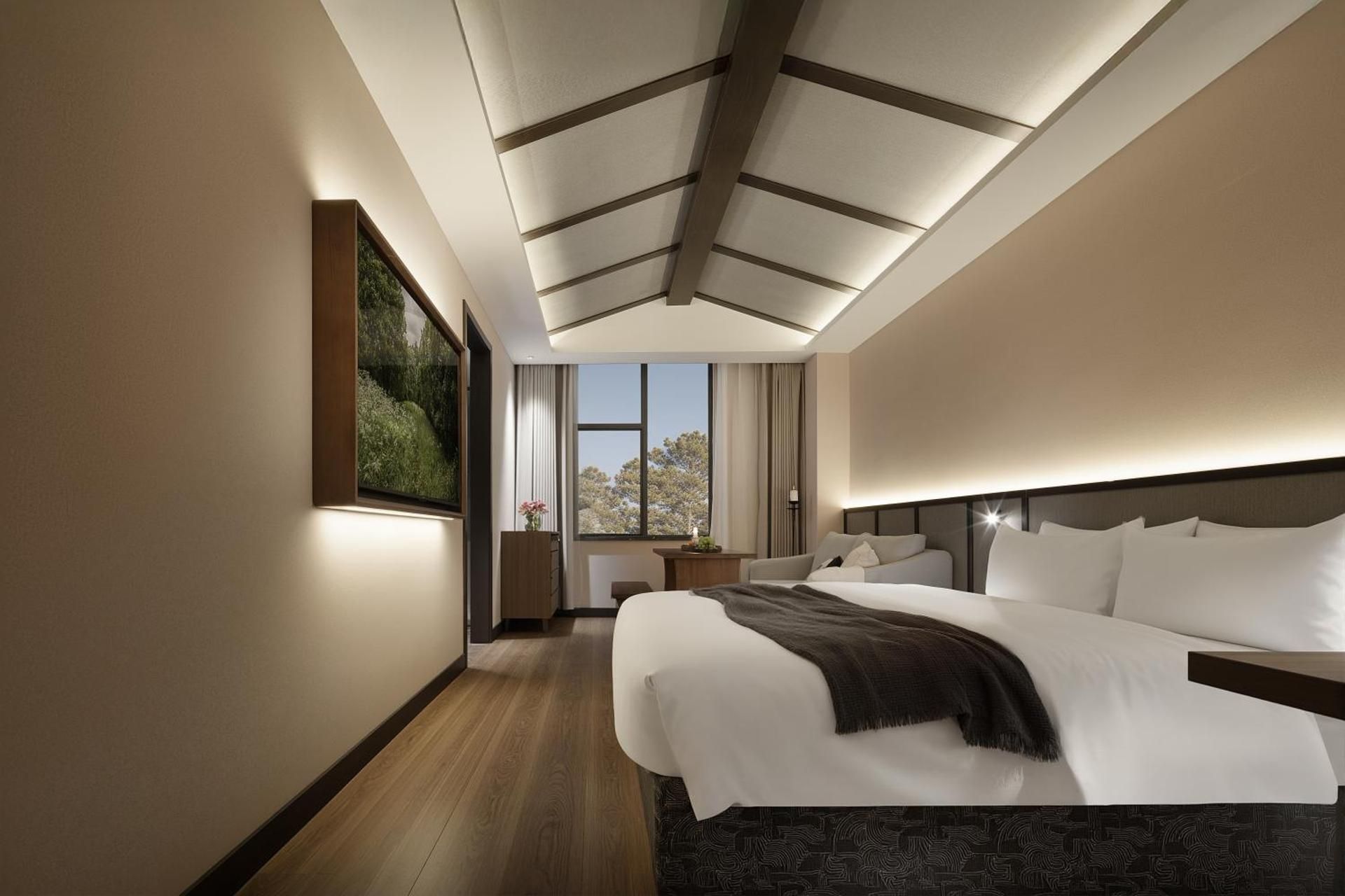 Deluxe Queen Room