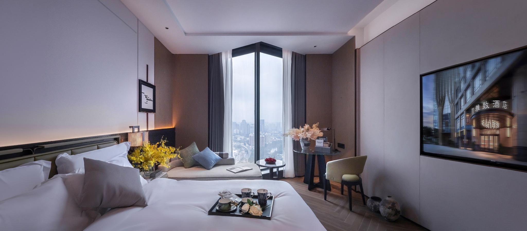 Elegant High-Rise River View Queen Room