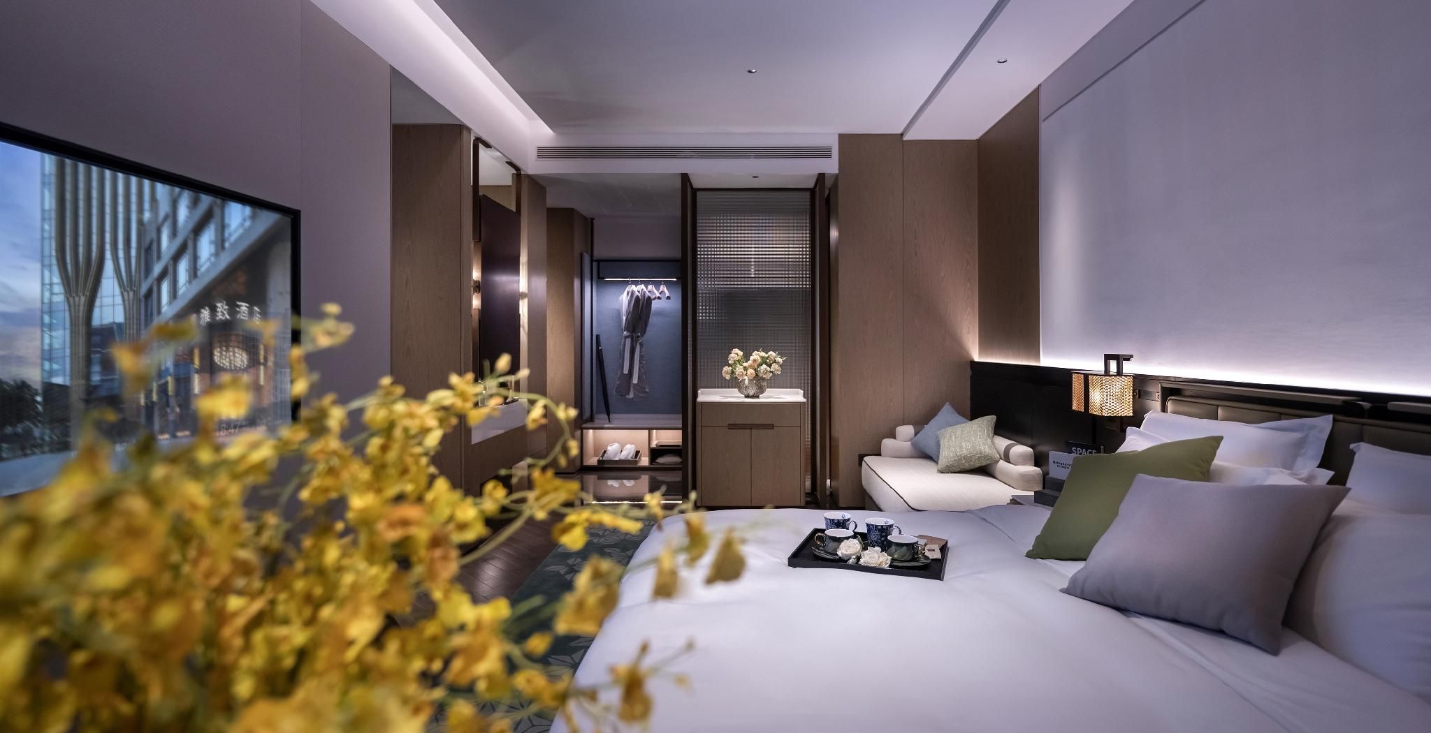 180°Cloud Bathtub Room with View