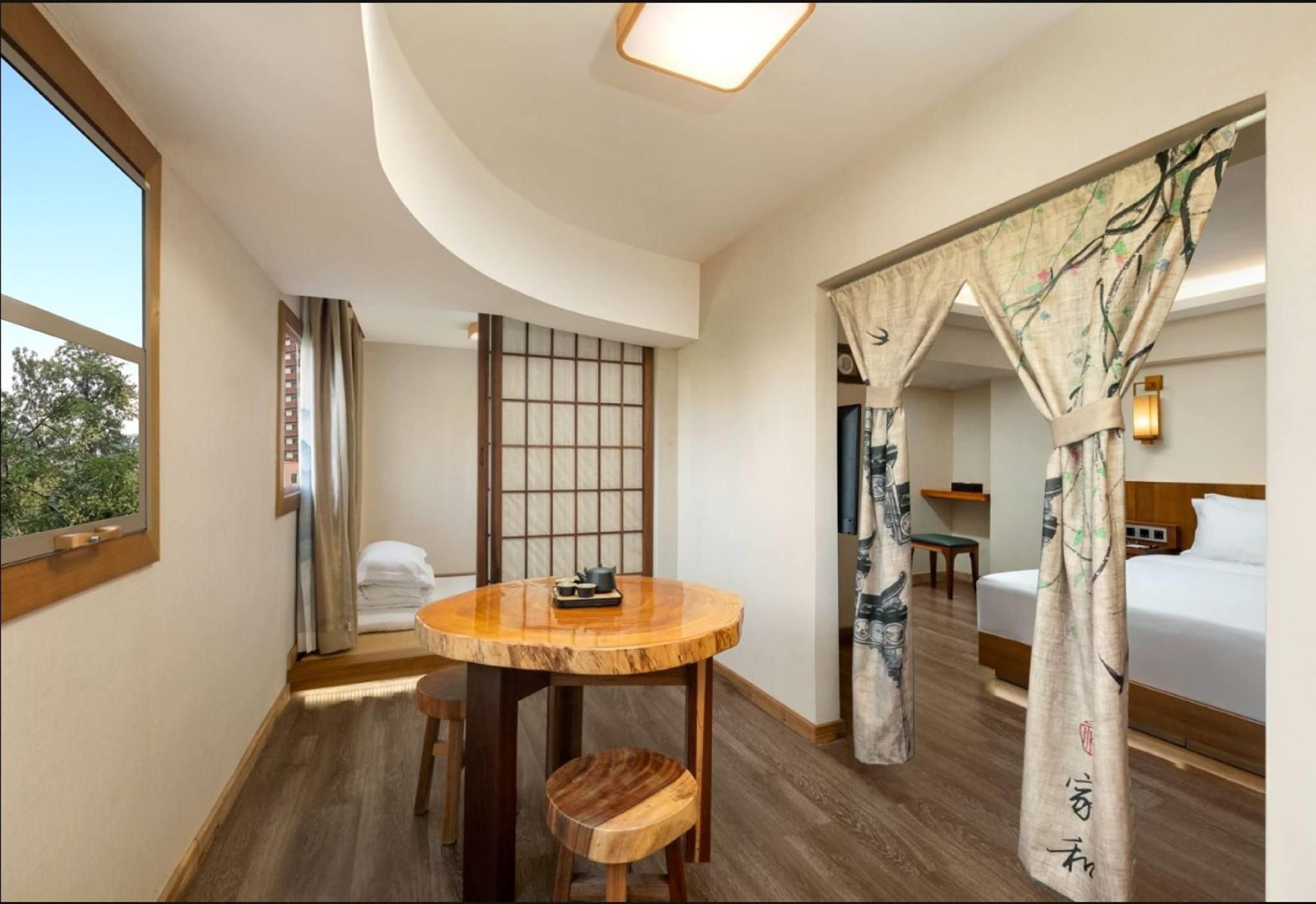 1 King Bed, 1 Double Bed and 1 Single Bed, 3-Bedroom, Duplex Suite, Non-Smoking