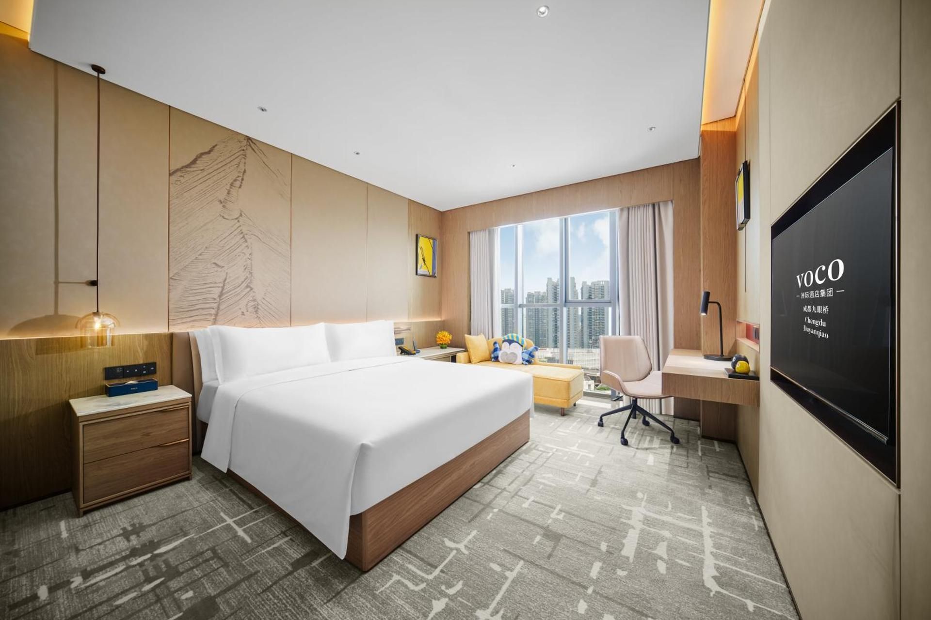 voco Chengdu Jiuyanqiao by IHG Premium Super King Room