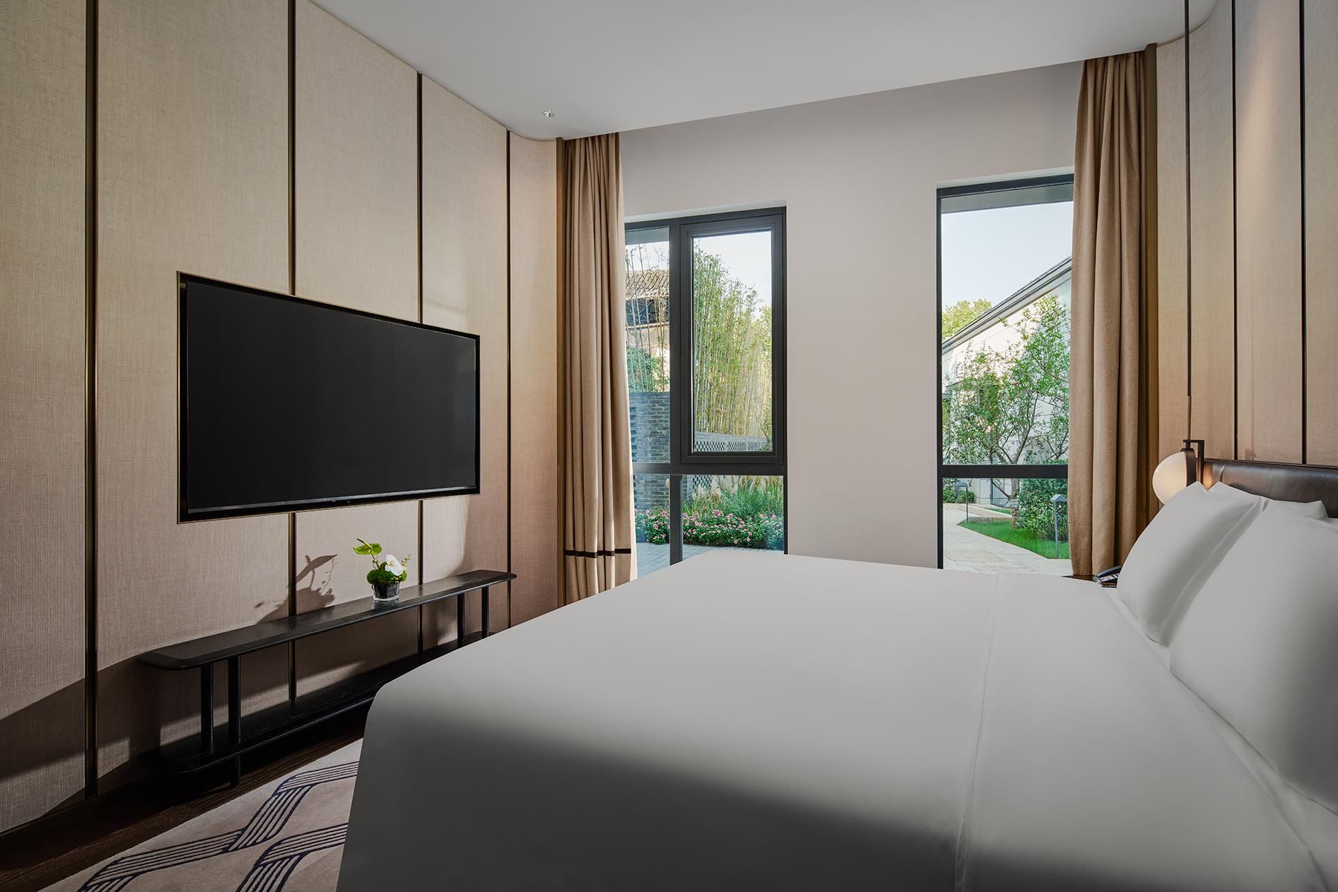 1 Bedroom Suite Sofa Bed