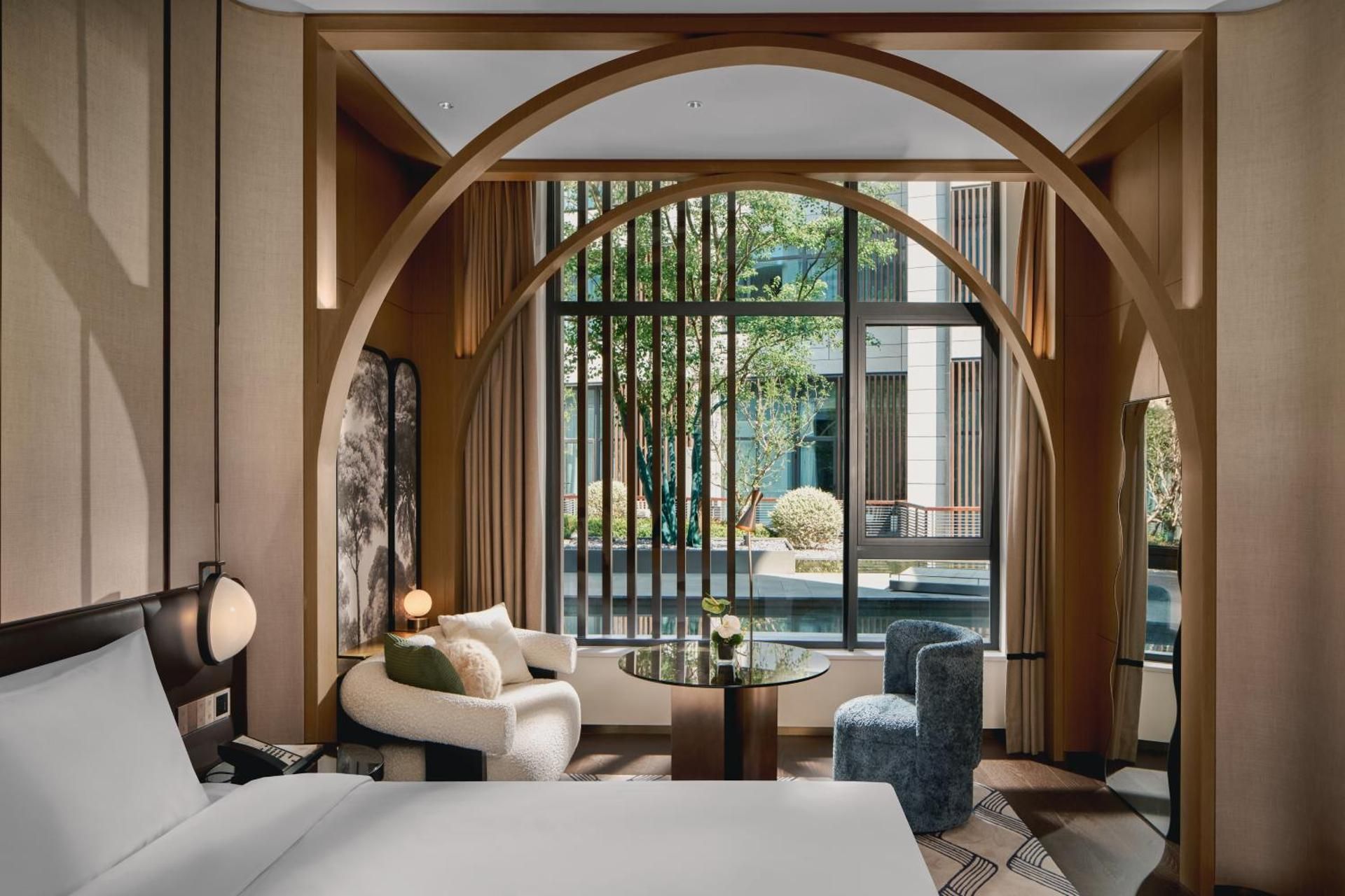 Standard King Room with Garden View