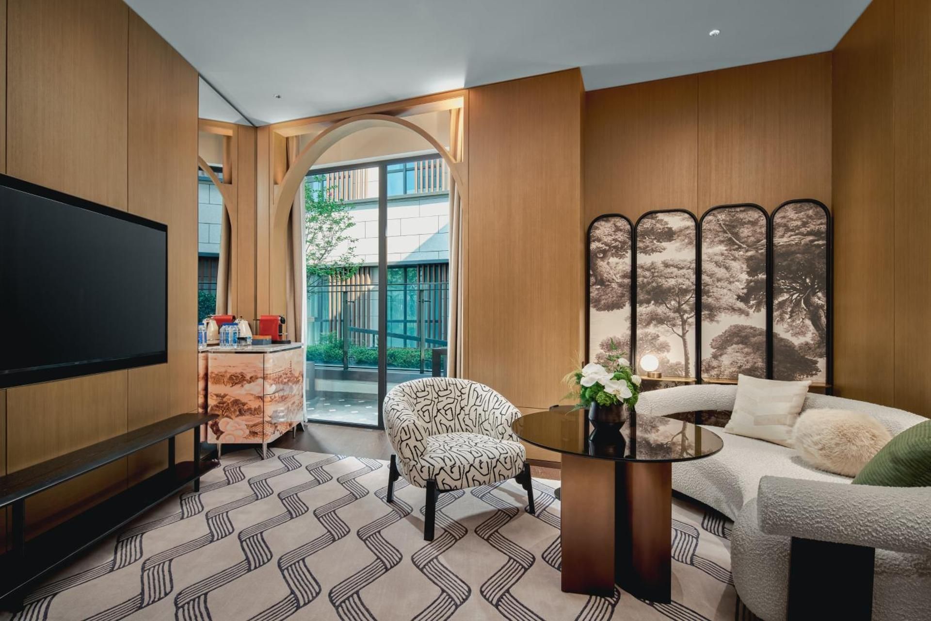 One-Bedroom Suite with Balcony