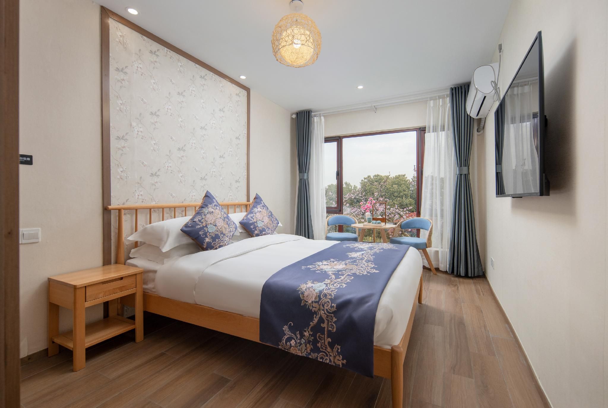 GTI - 1 Bed Guest Room, 1.5M Bed