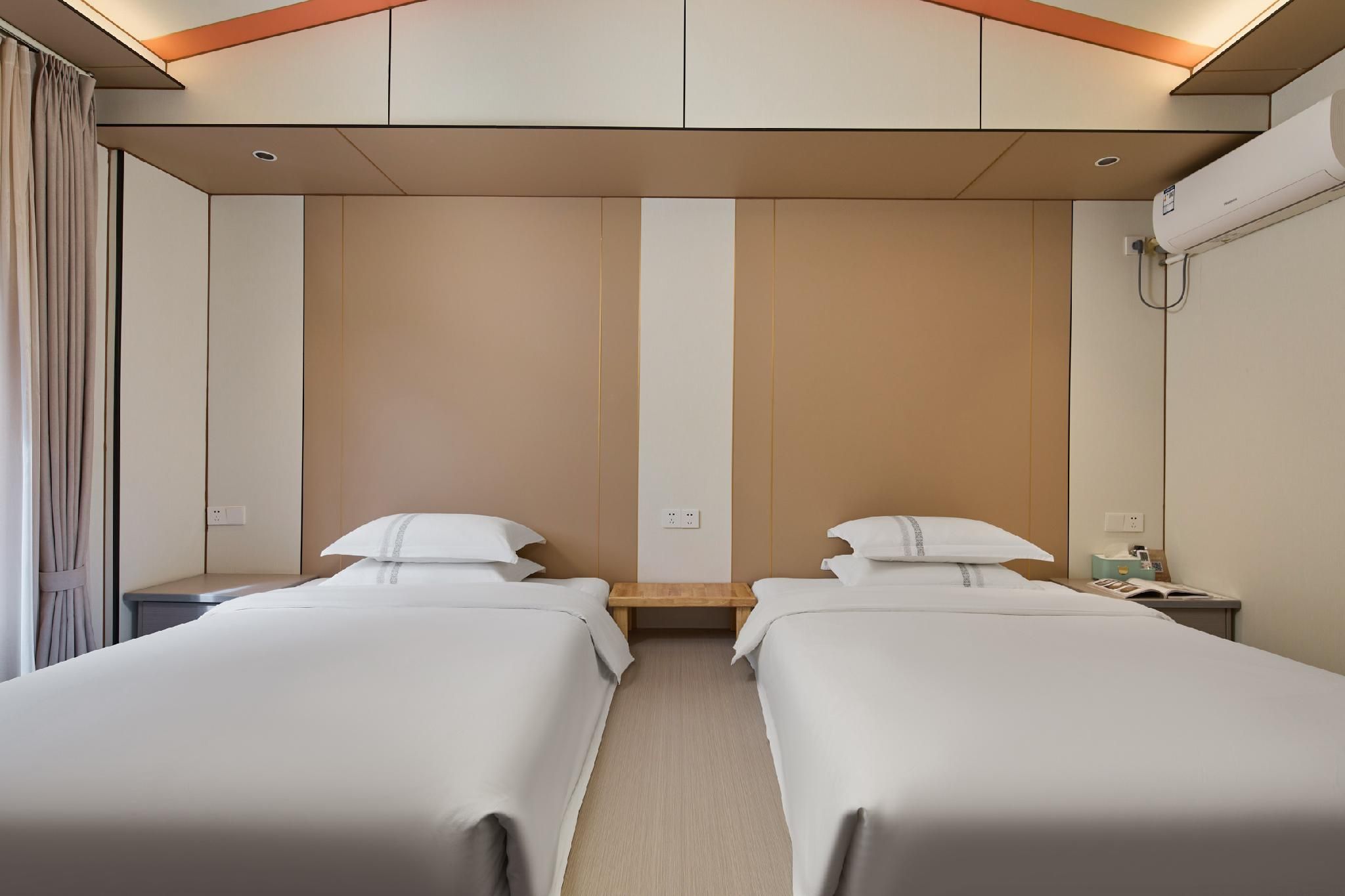 Guest Room - Twin Beds