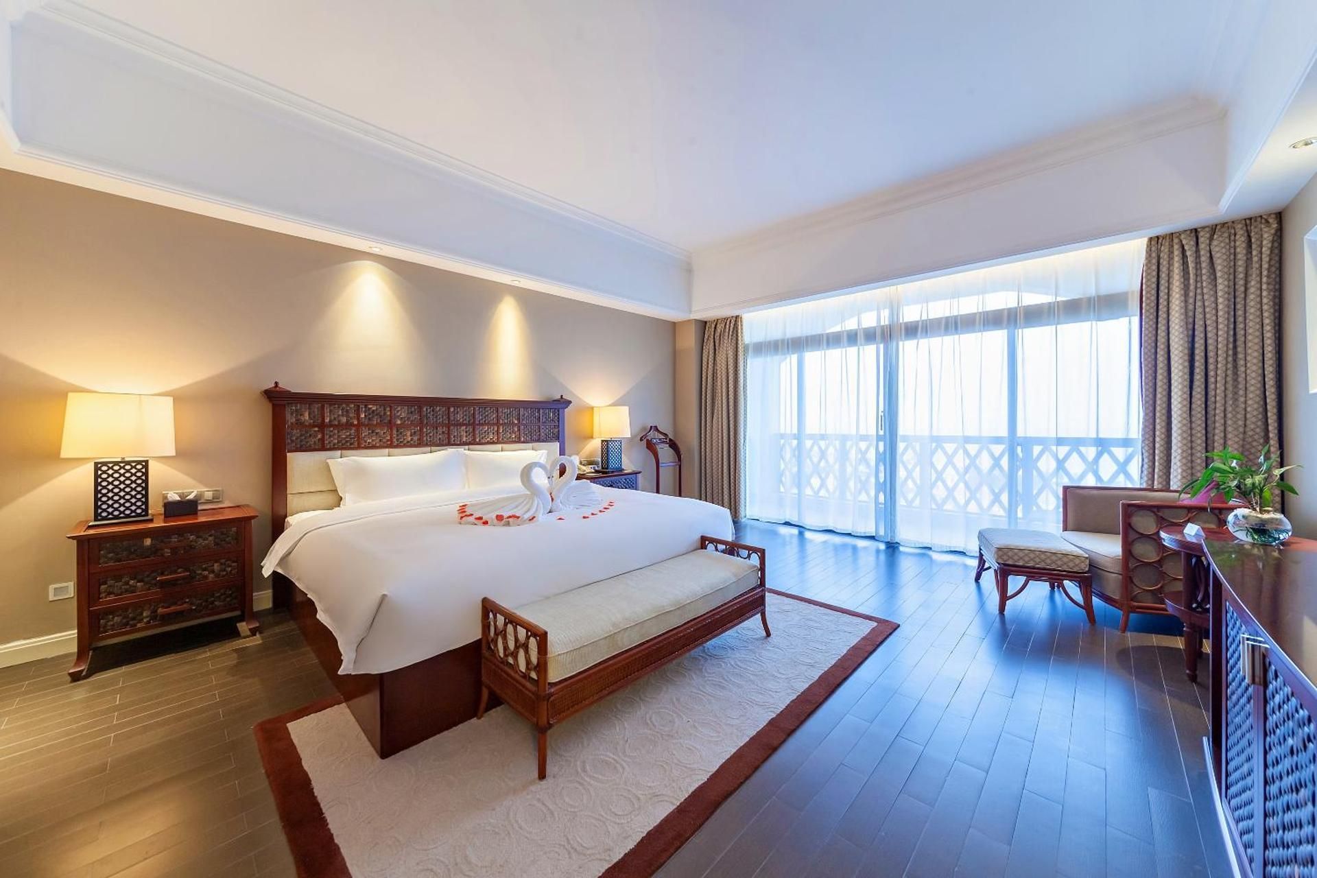 Deluxe Seaview Suite