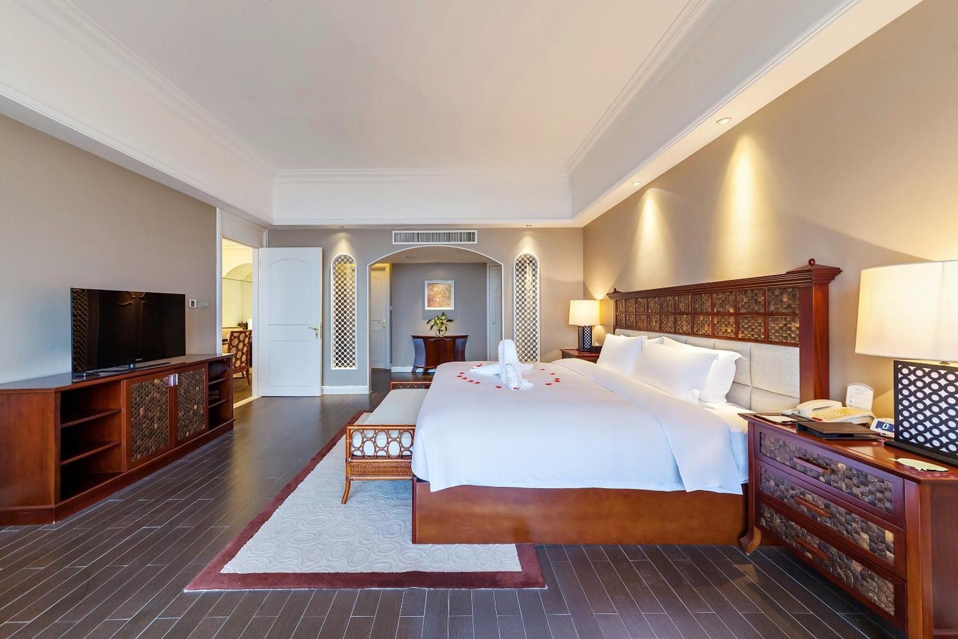 Deluxe Seaview Suite