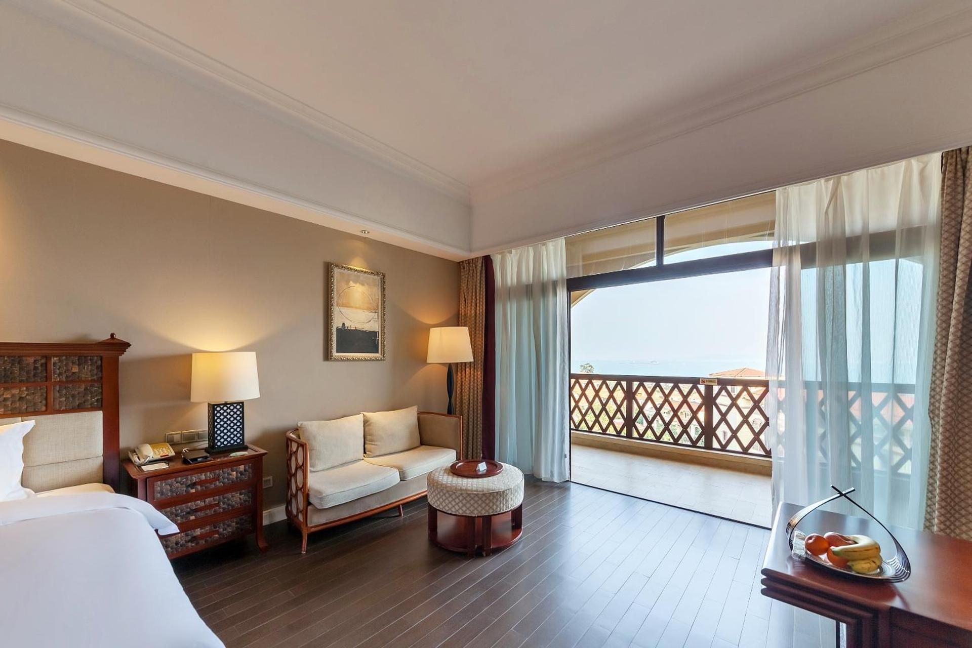 Elegant Sea-View Twin Room