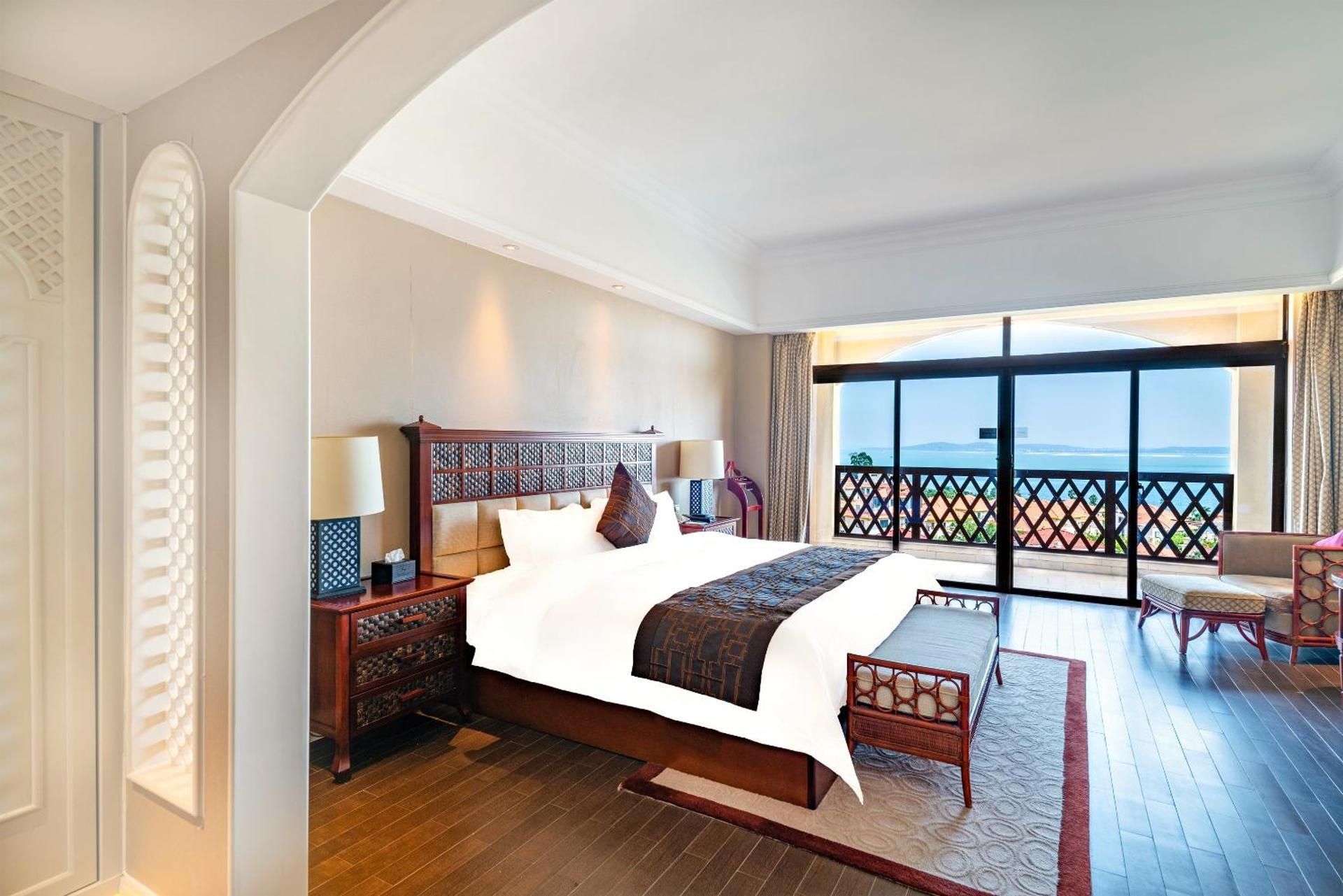Suite with Garden View