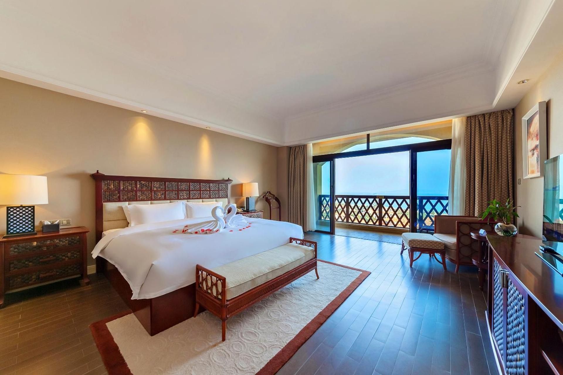 Suite with Garden View