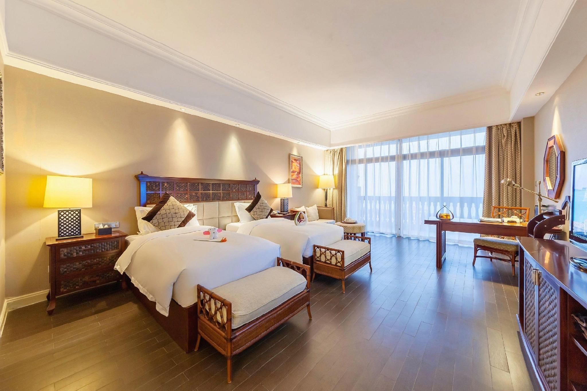 Elegant Sea-View Twin Room