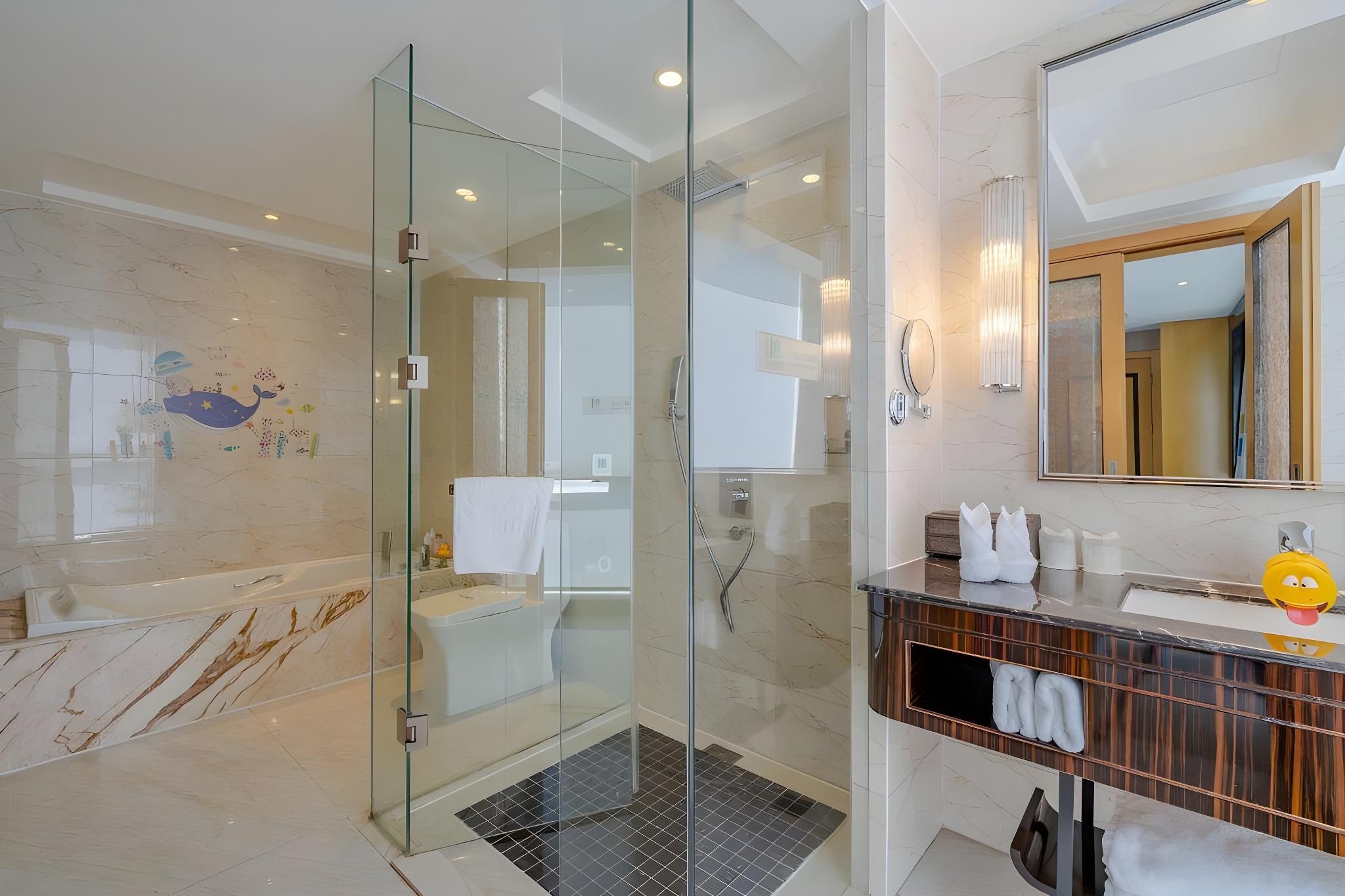 Parent-child Family Suite