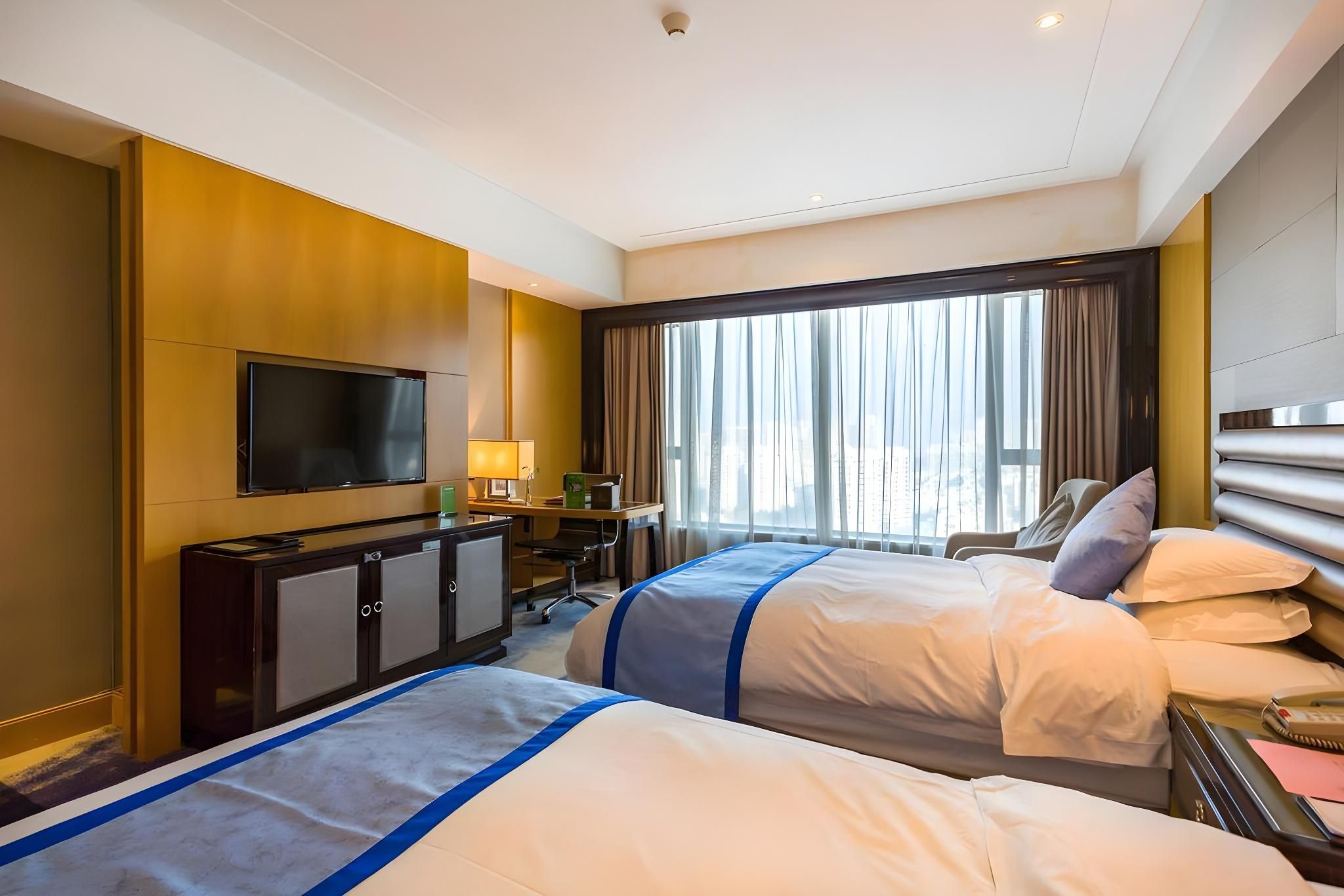 Ruineng CEO International Hotel (Hefei South Railway Station Leijie Street) Sunshine 2-bed Room