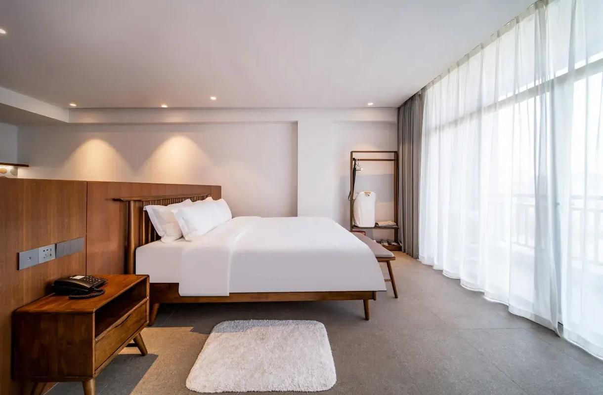 Business Suite Room