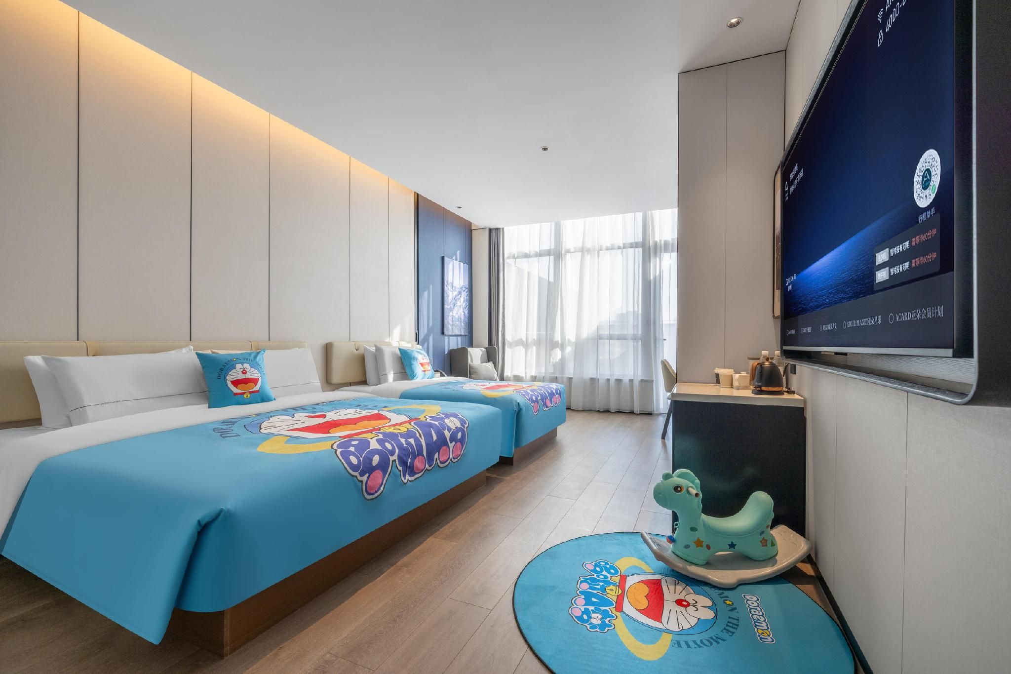 Premium Courtyard Family Room