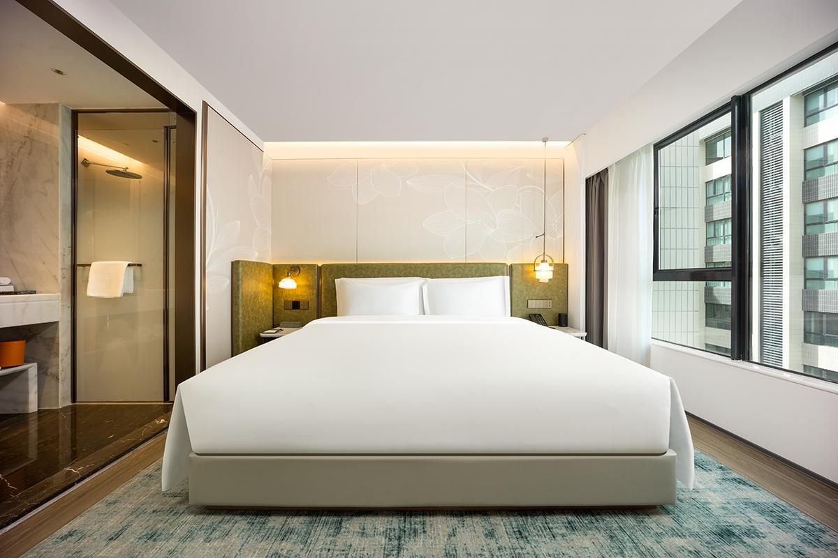 Queen Room with City View