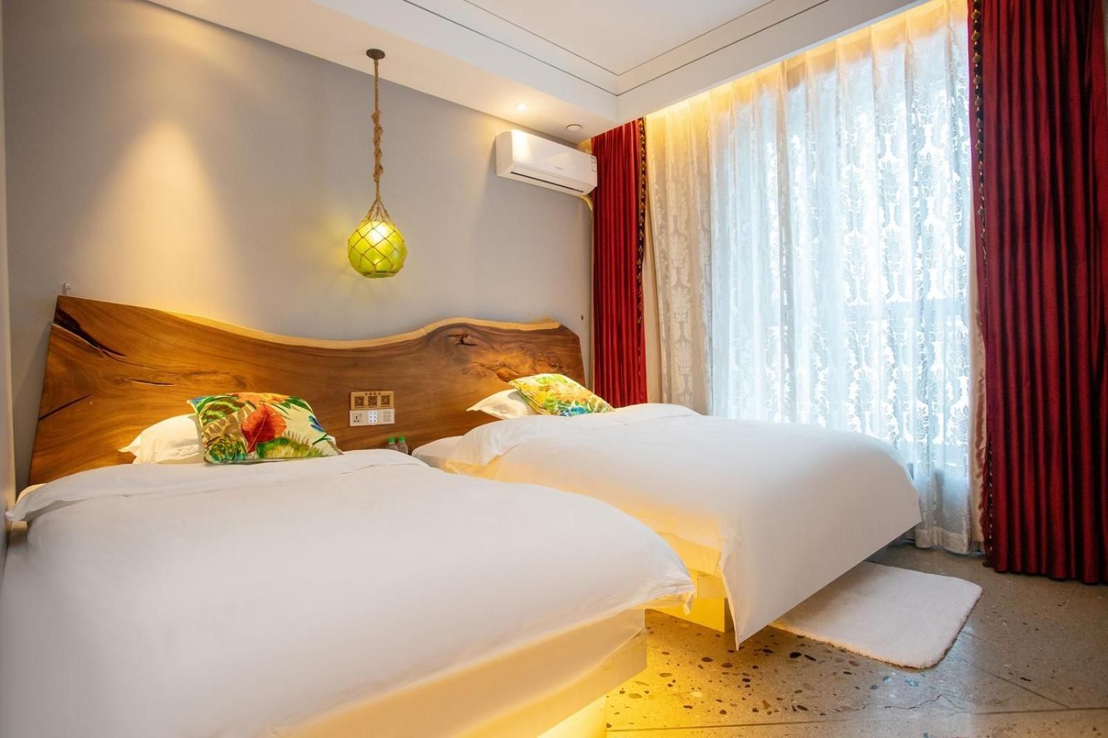 Large Twin Room