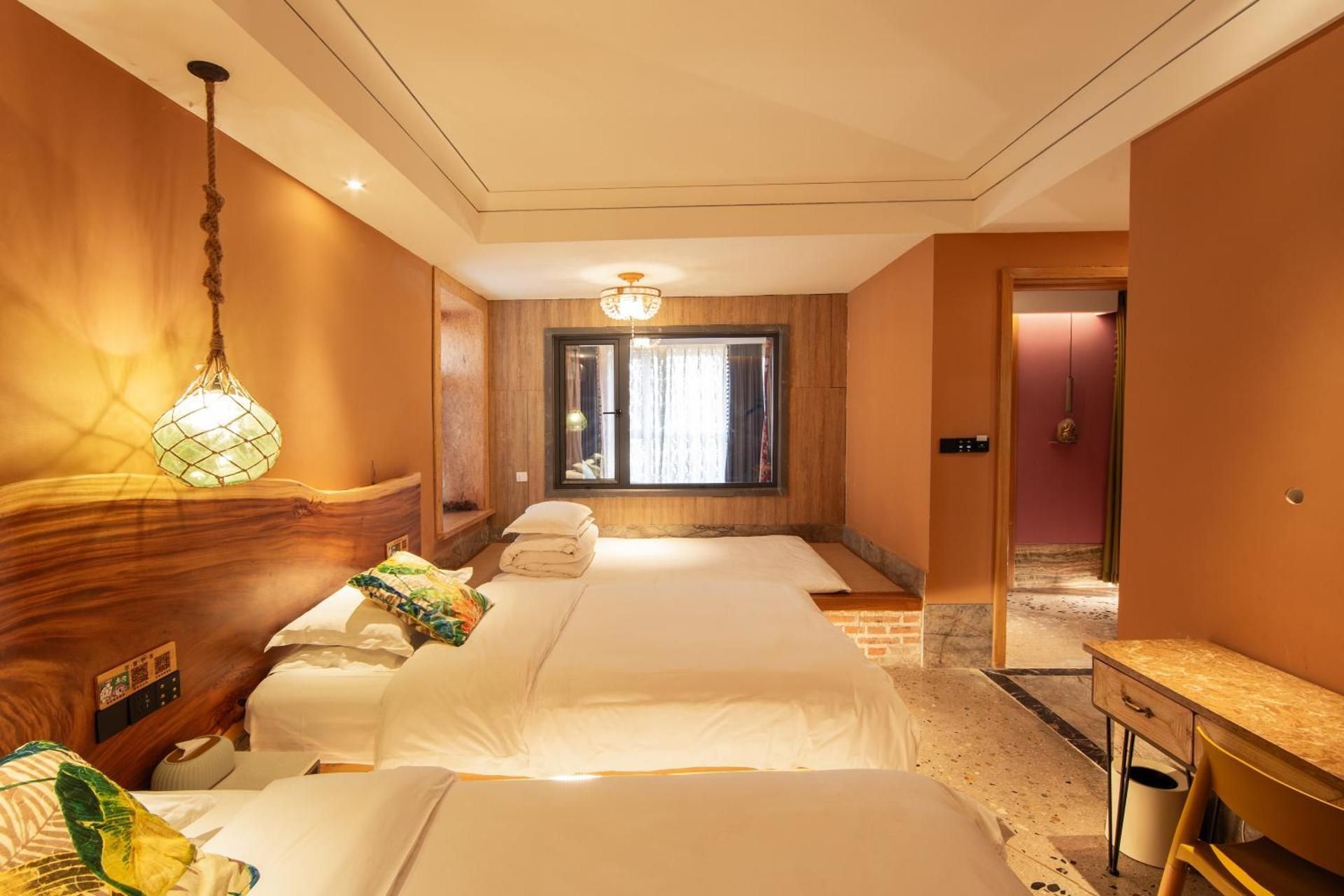 Deluxe Family Suite