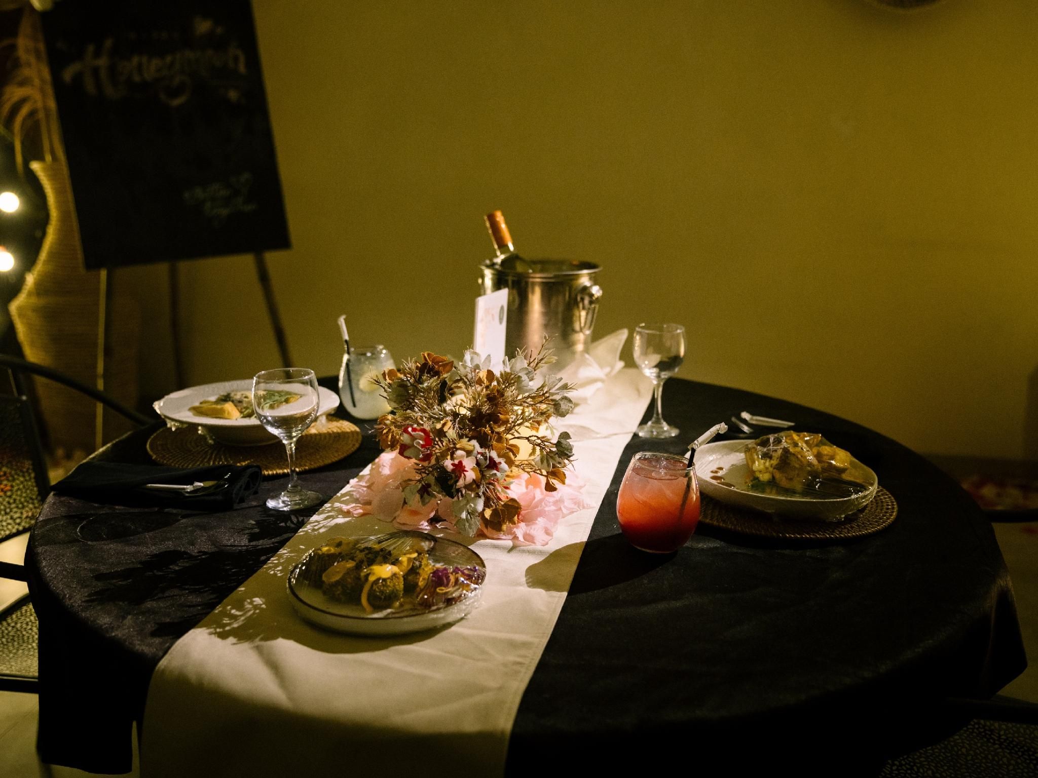 restaurant (private room)