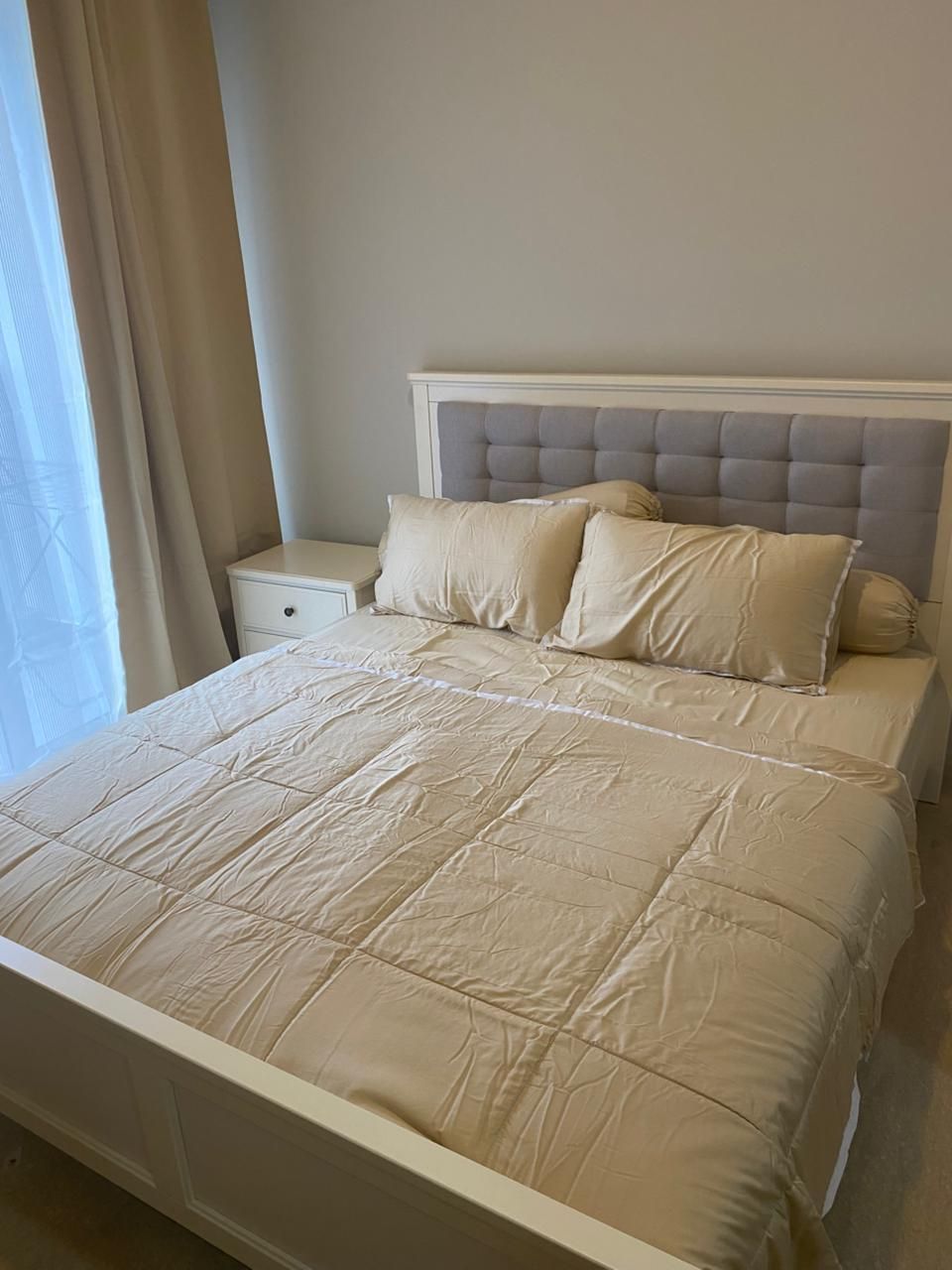 Studio - Queen Bedroom