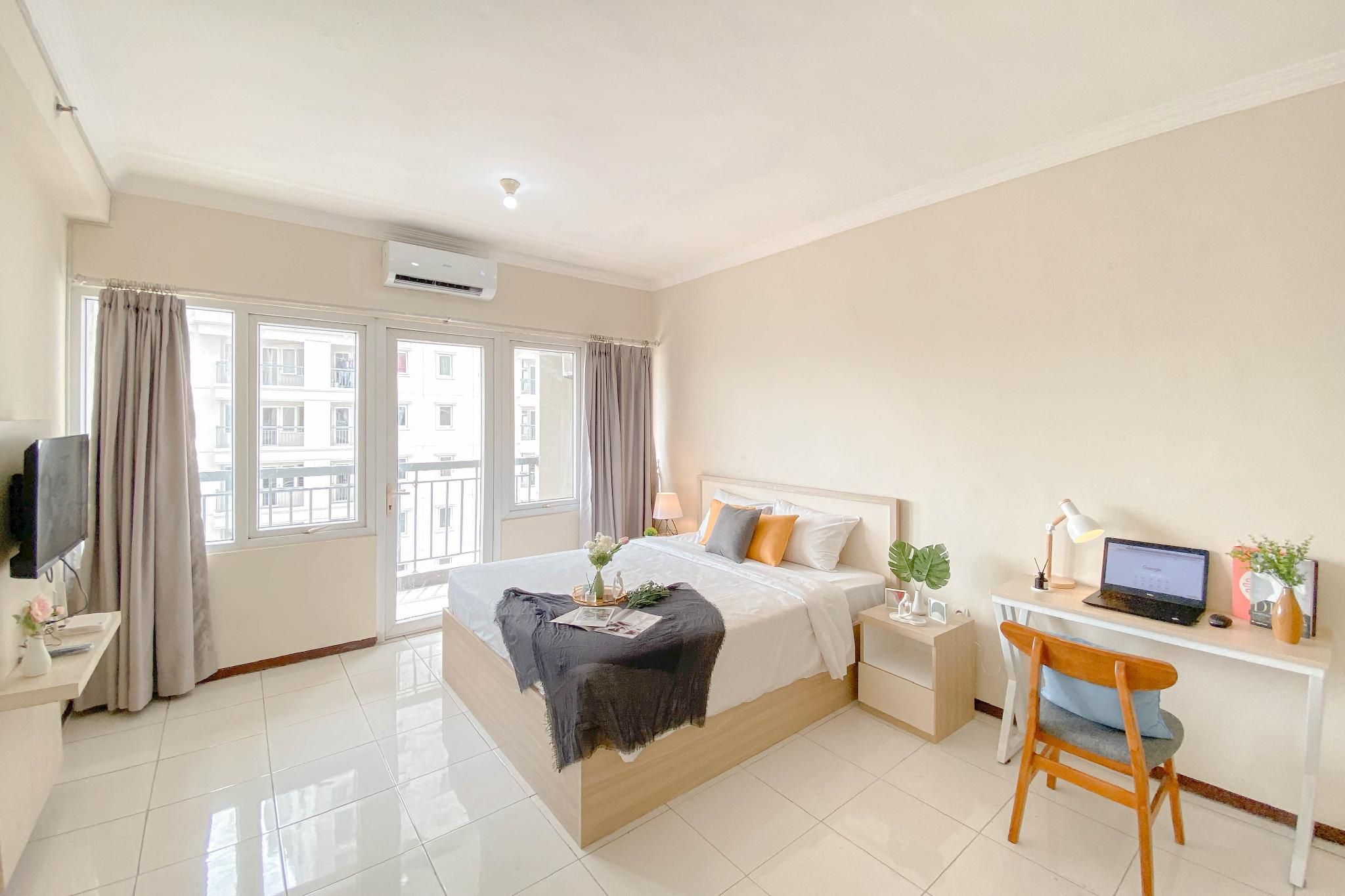 Comfy Studio at Grand Palace Kemayoran By Travelio
