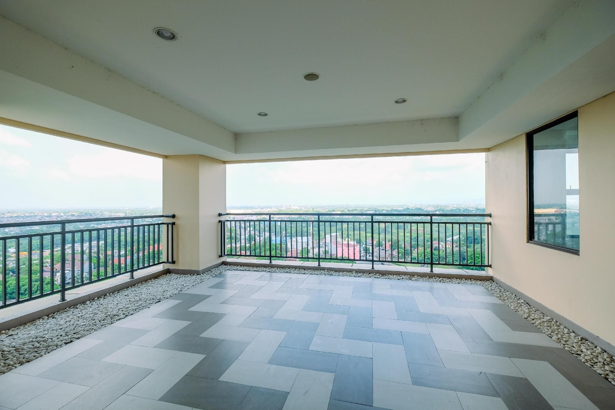 Nice Studio Room Apt Transpark Cibubur By Travelio